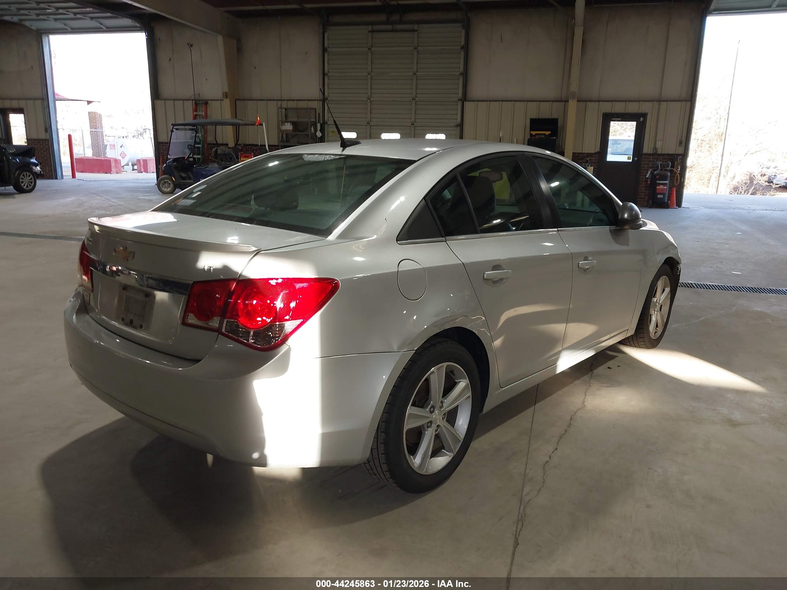 CHEVROLET CRUZE image 4