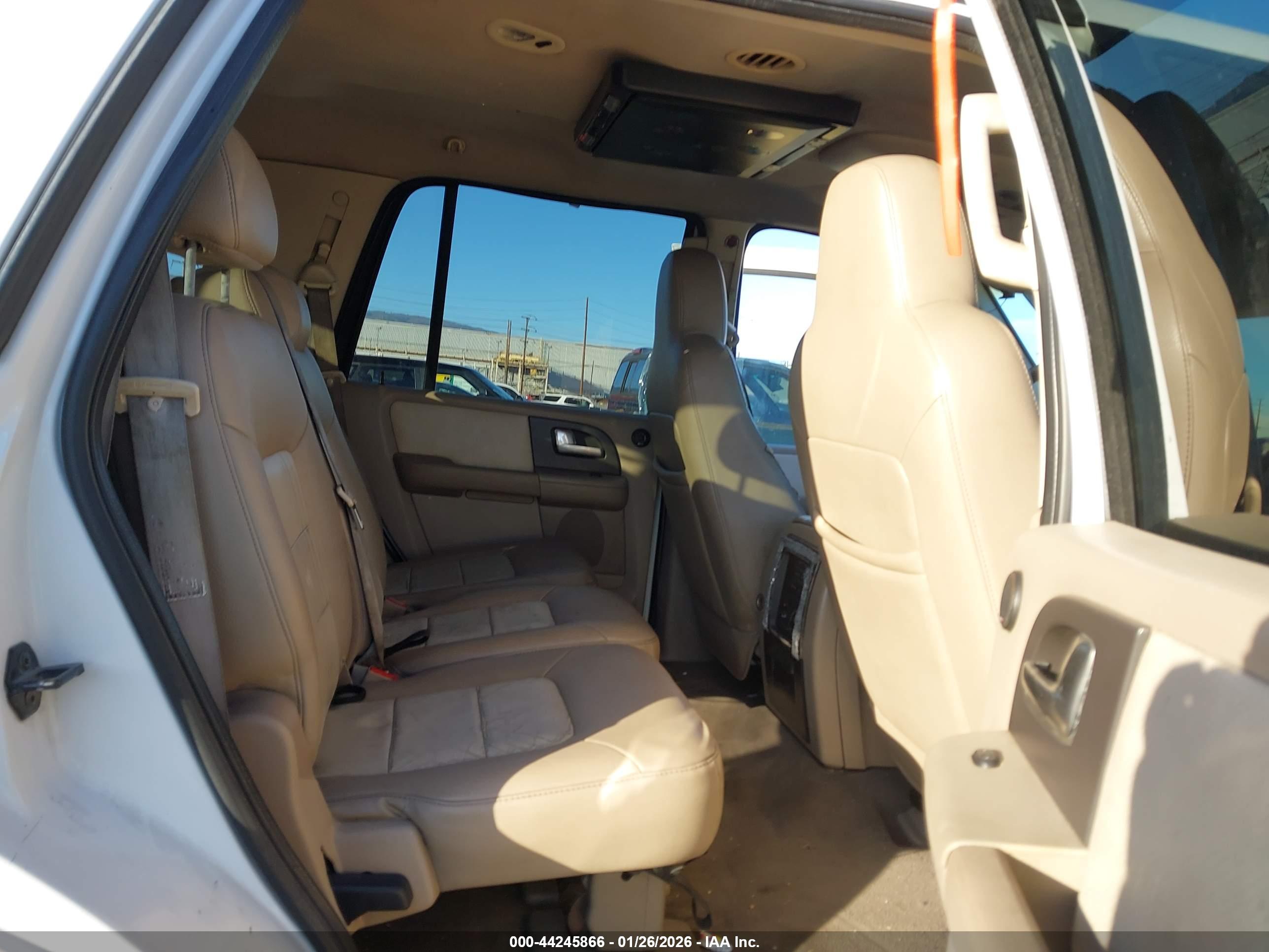 FORD EXPEDITION image 8