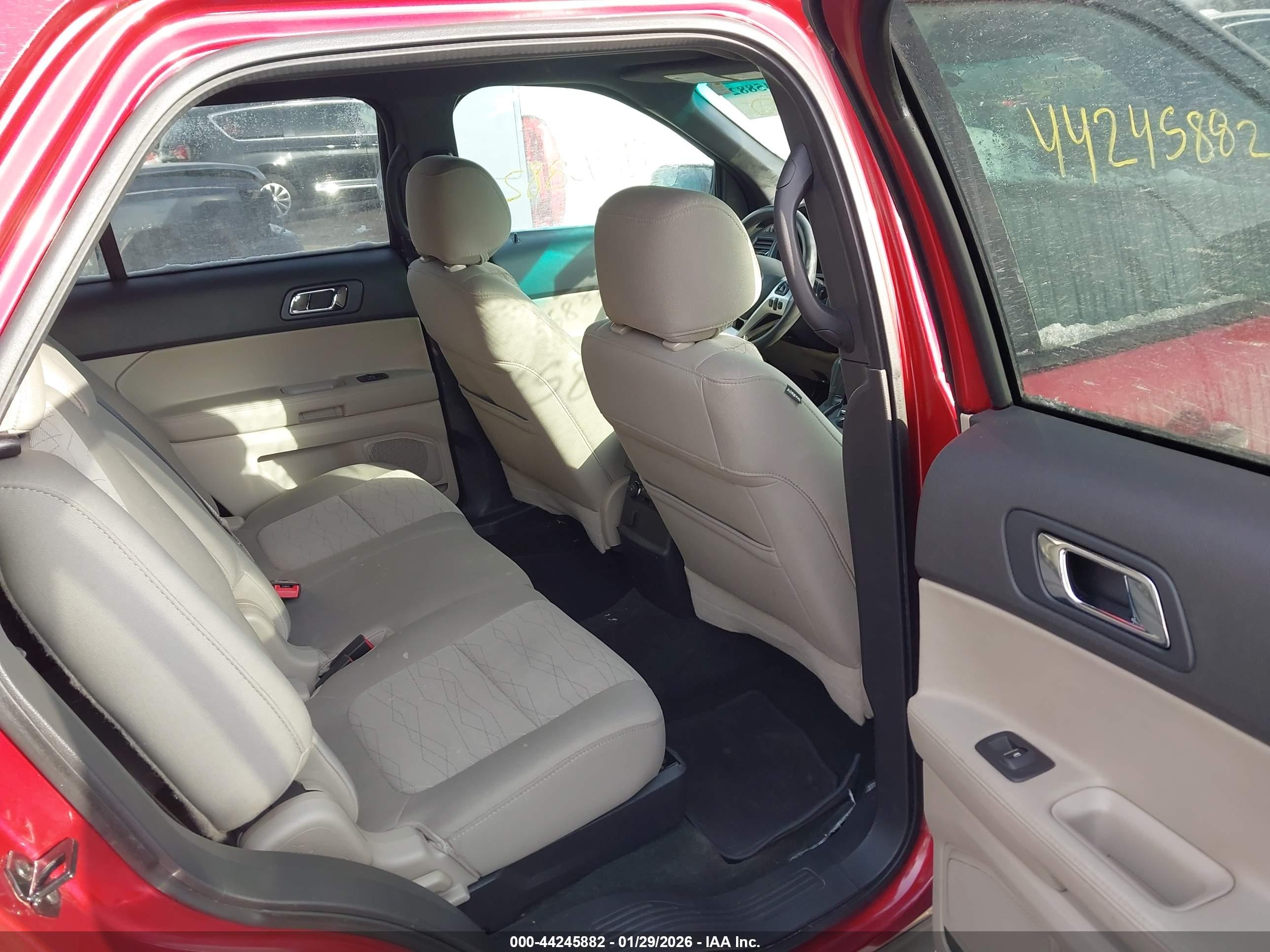 FORD EXPLORER image 8