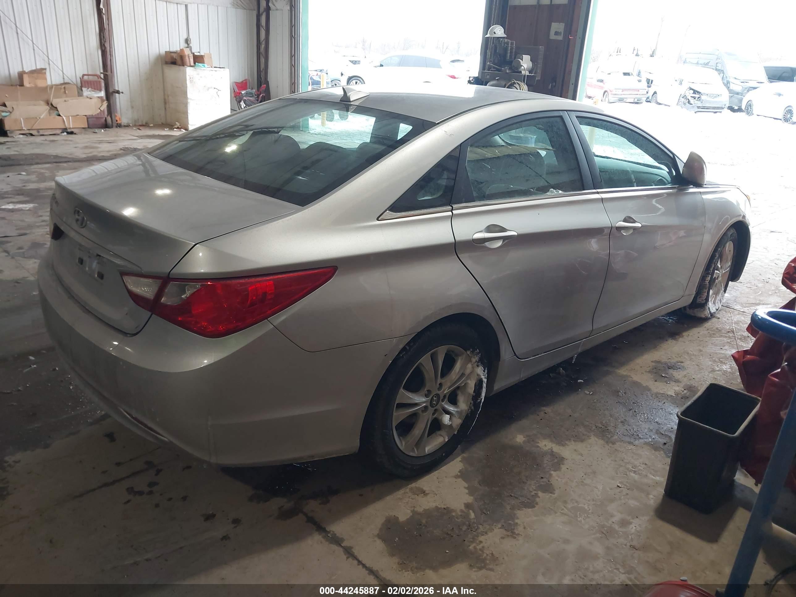 HYUNDAI SONATA image 4