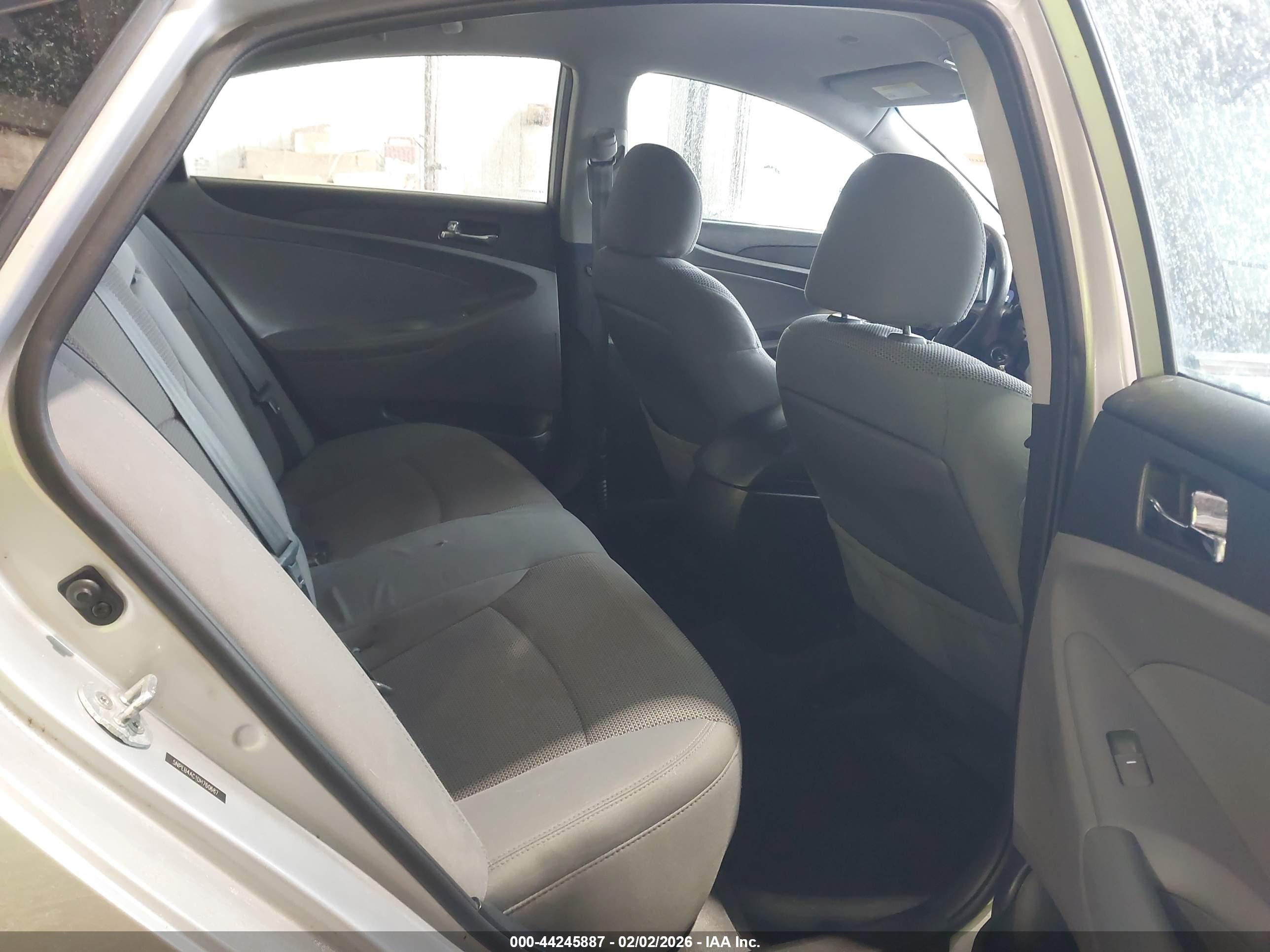 HYUNDAI SONATA image 8