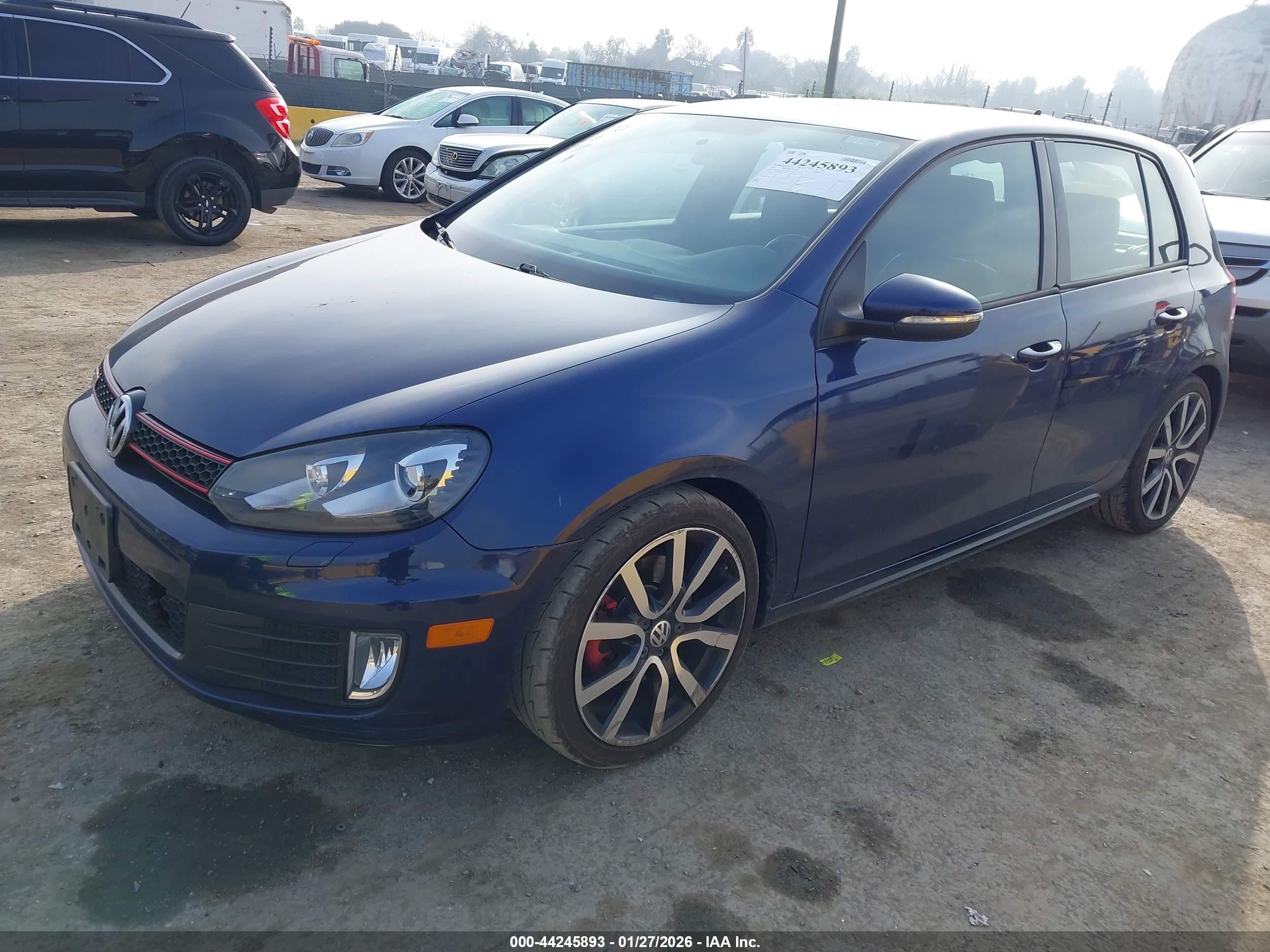 VOLKSWAGEN GTI image 2