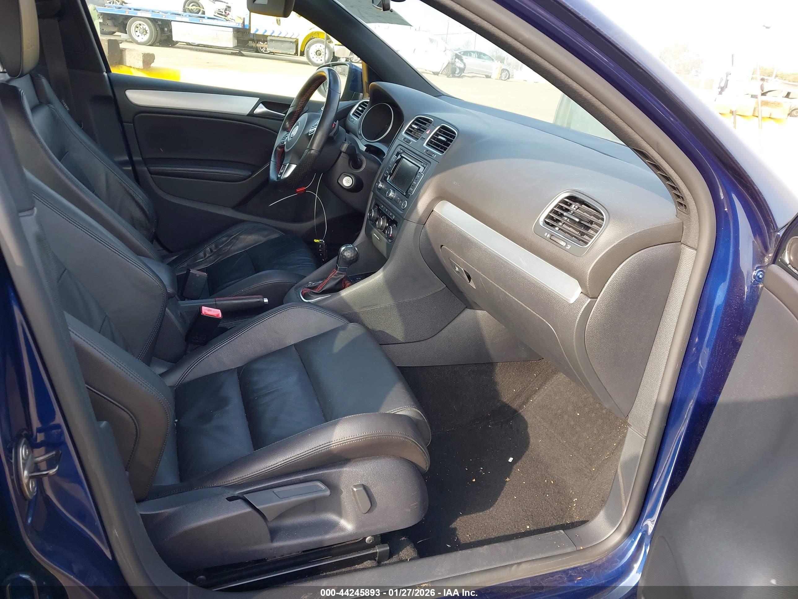 VOLKSWAGEN GTI image 5