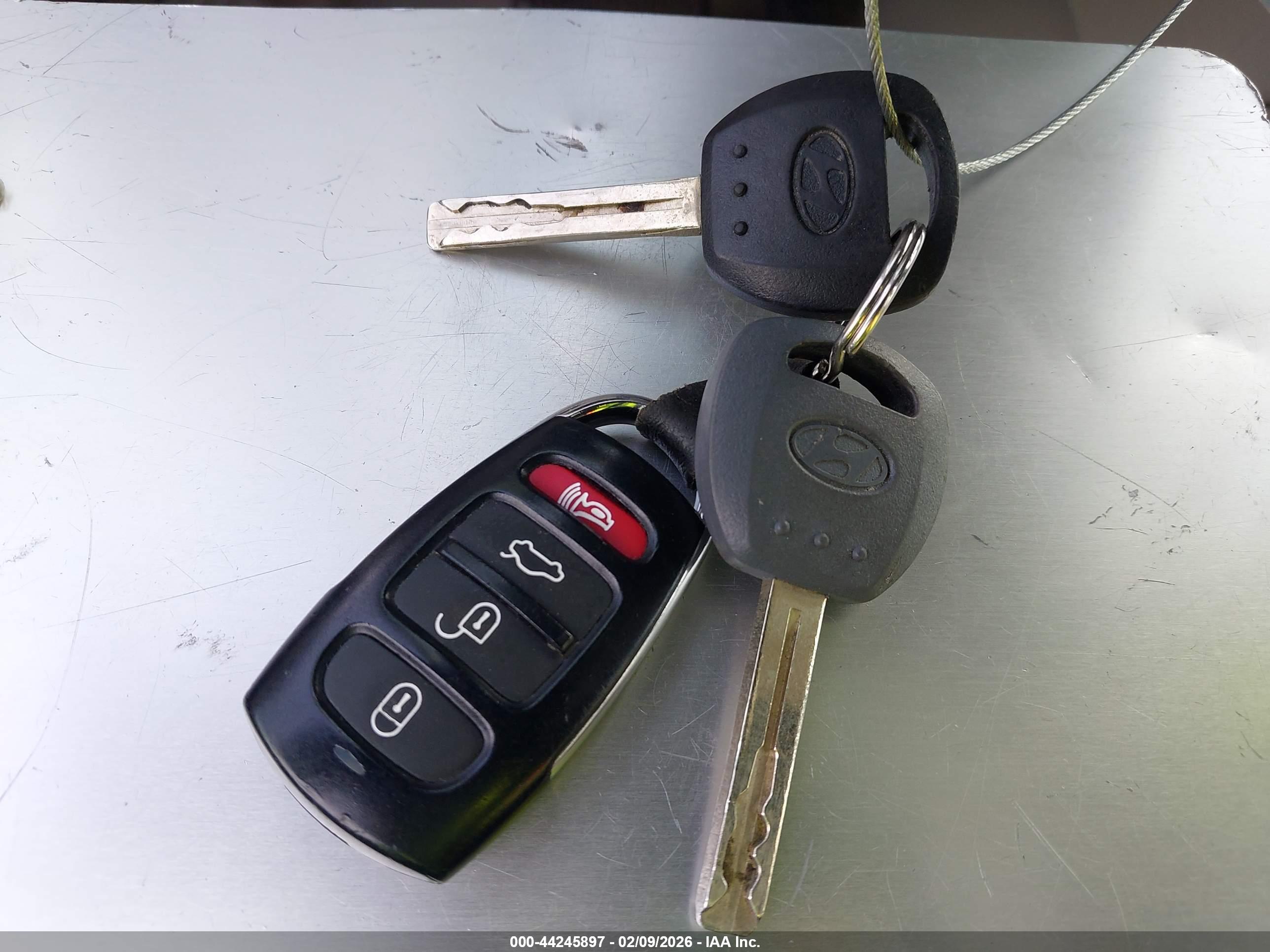HYUNDAI AZERA image 11