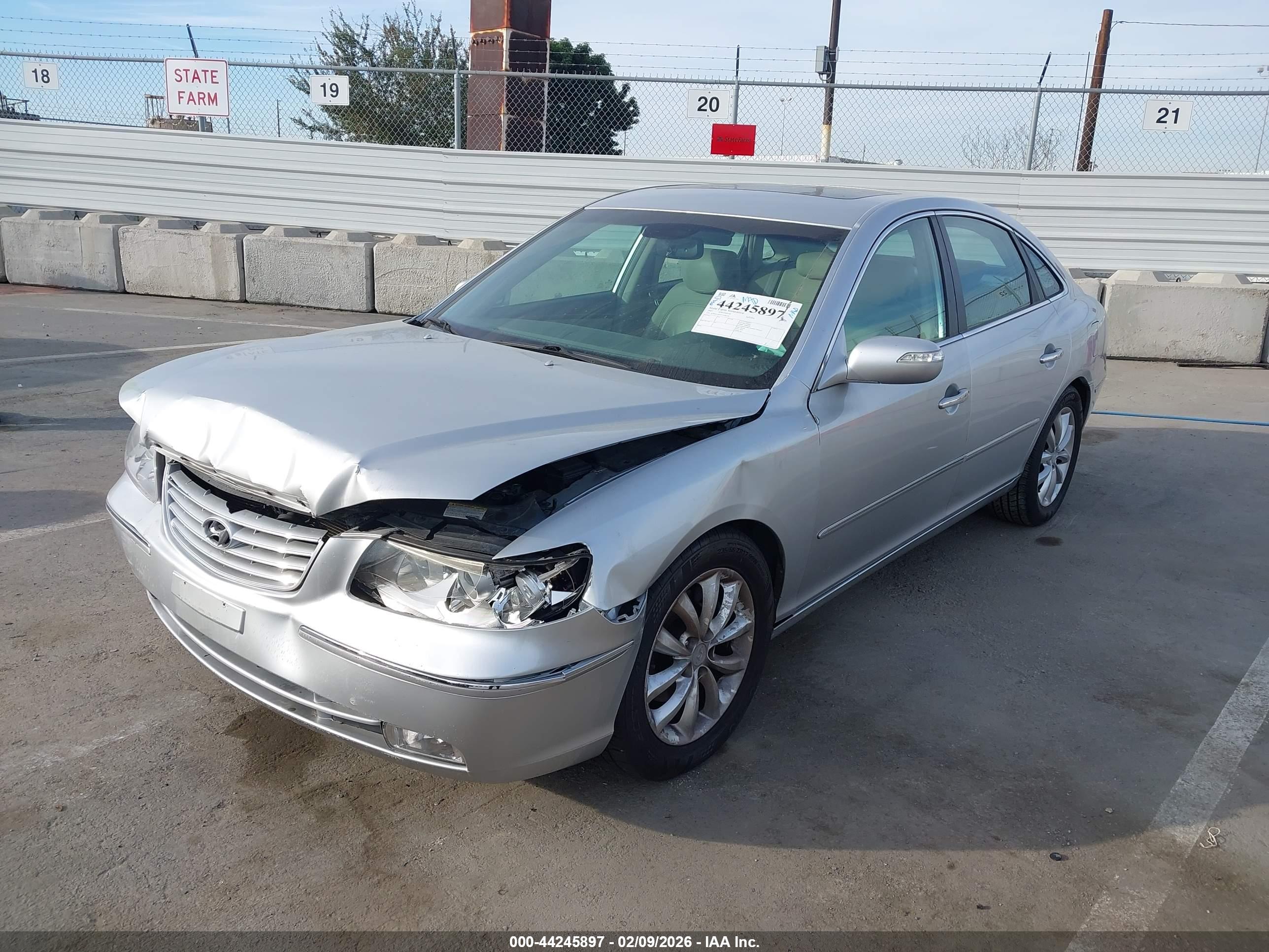 HYUNDAI AZERA image 2