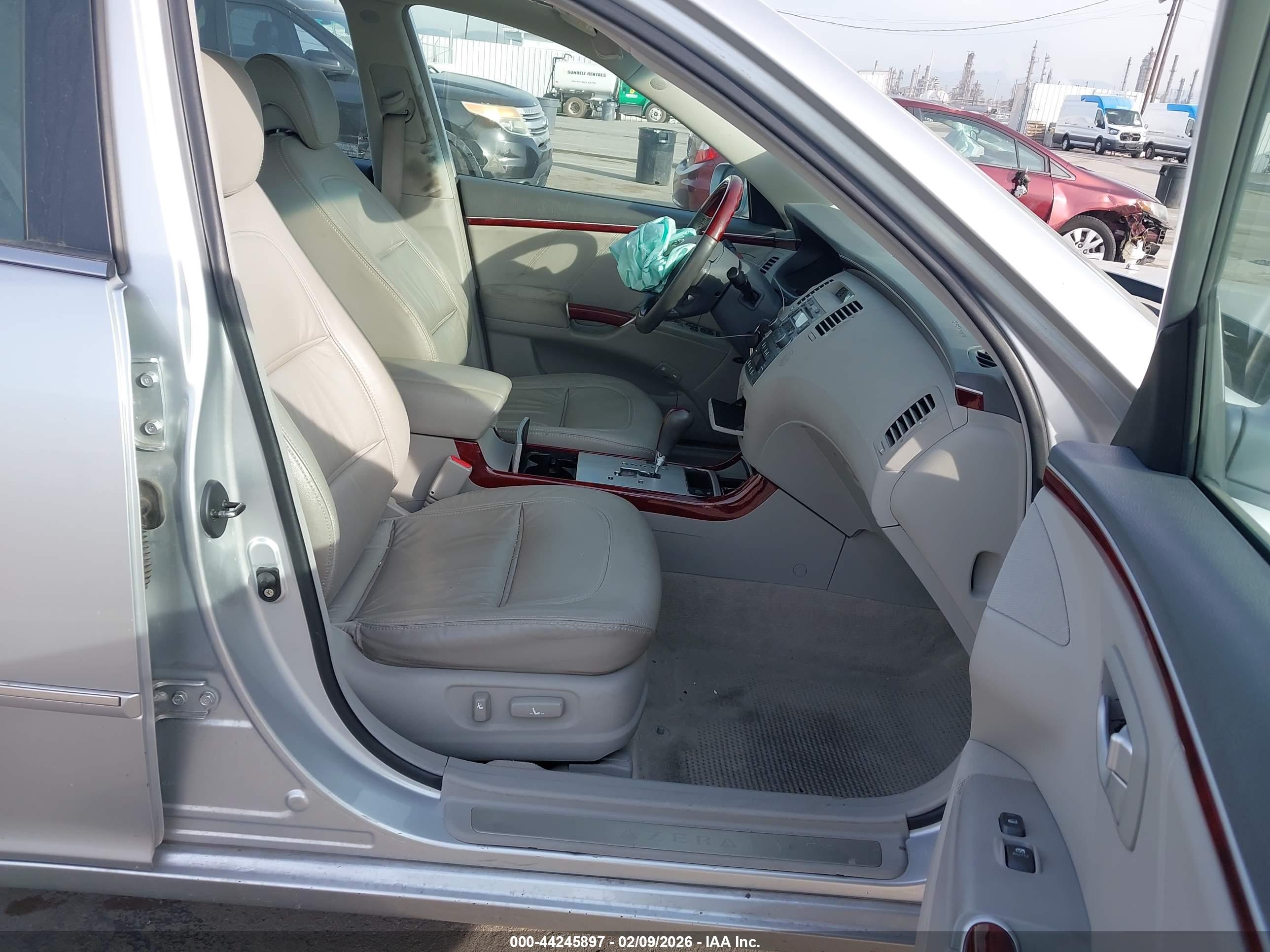 HYUNDAI AZERA image 5