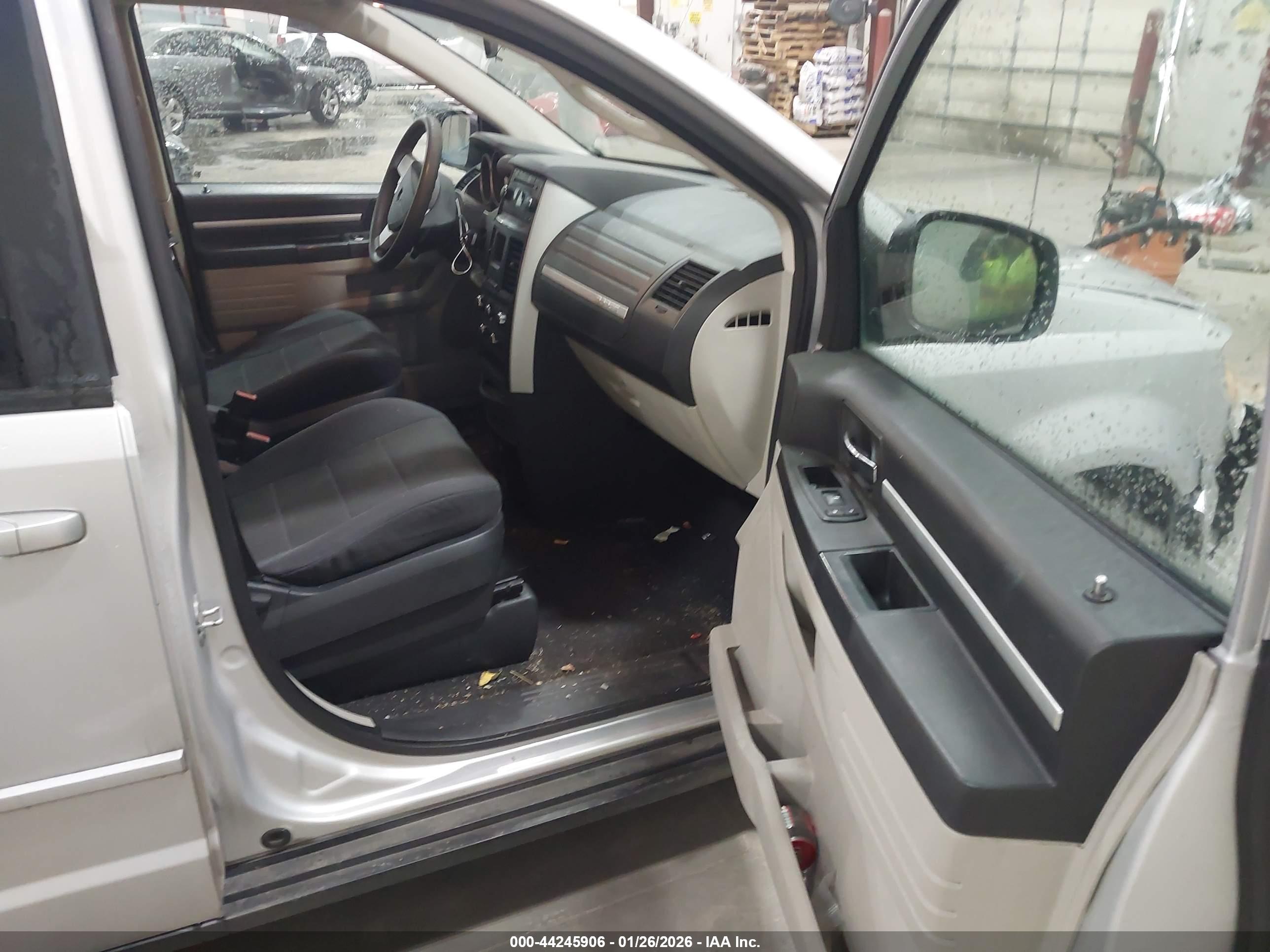 DODGE GRAND image 5