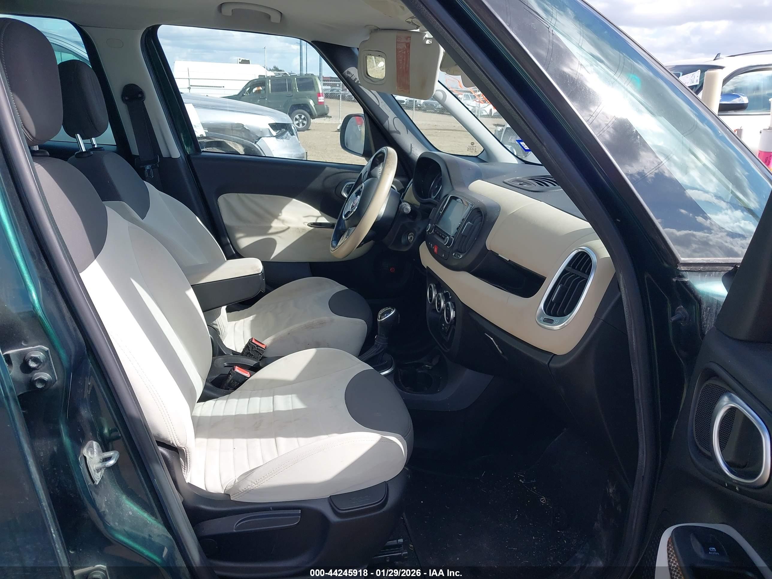 FIAT 500L image 5