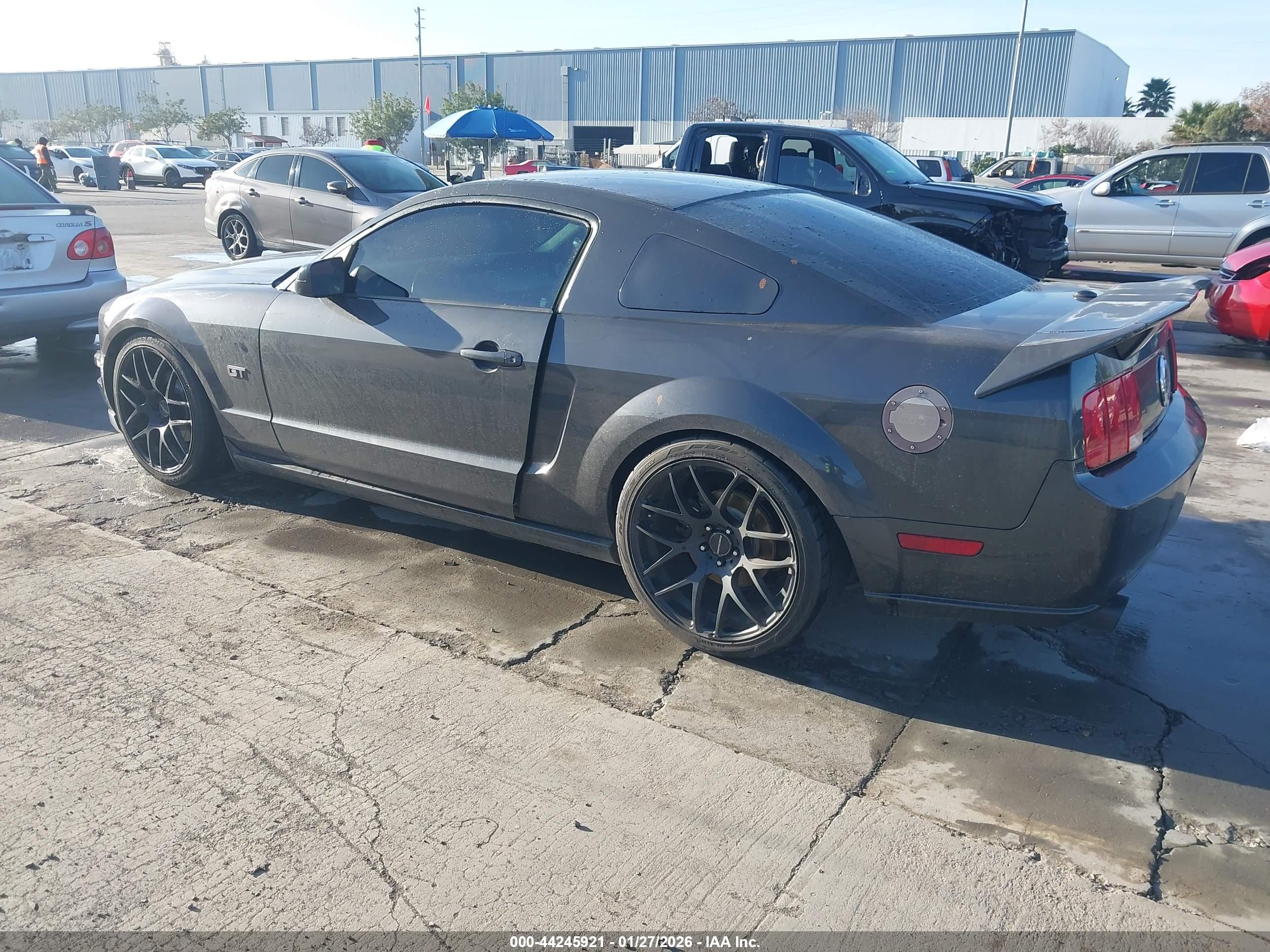 FORD MUSTANG image 3