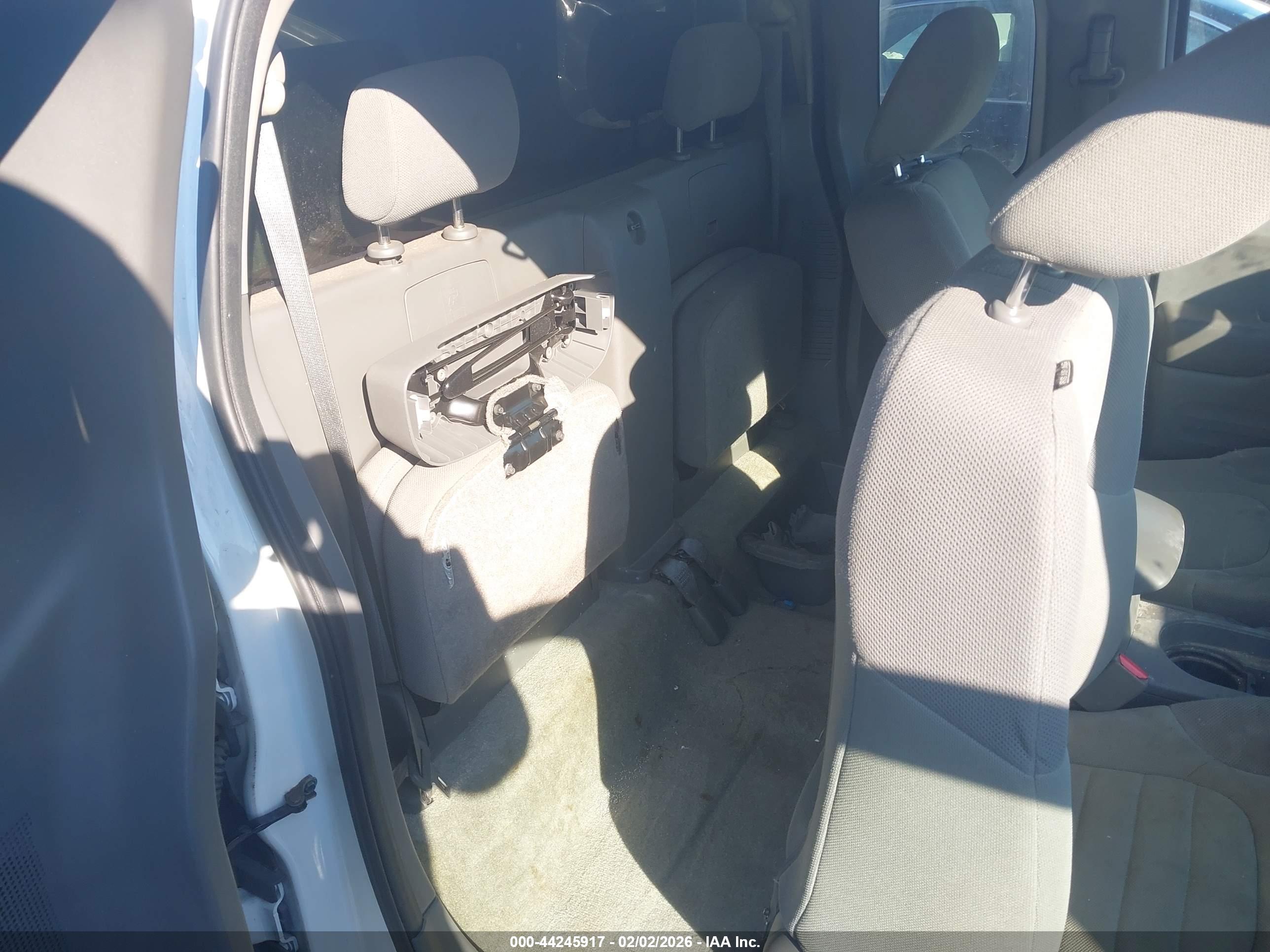 NISSAN FRONTIER image 8