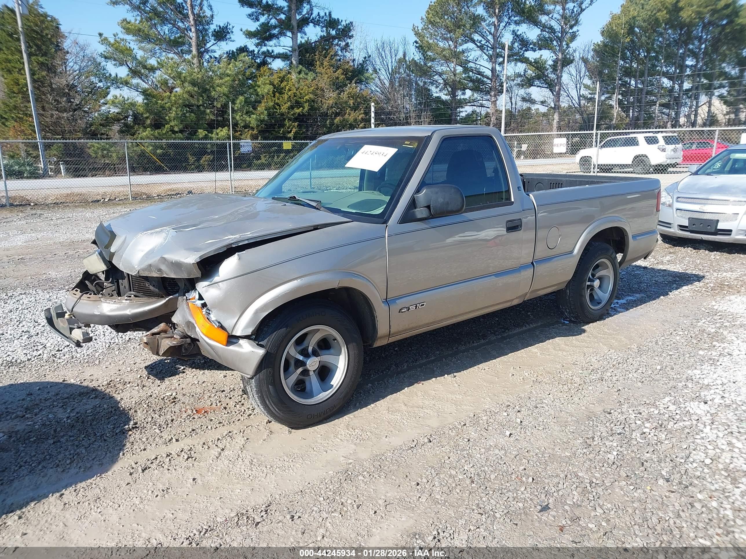 CHEVROLET S-10 image 2