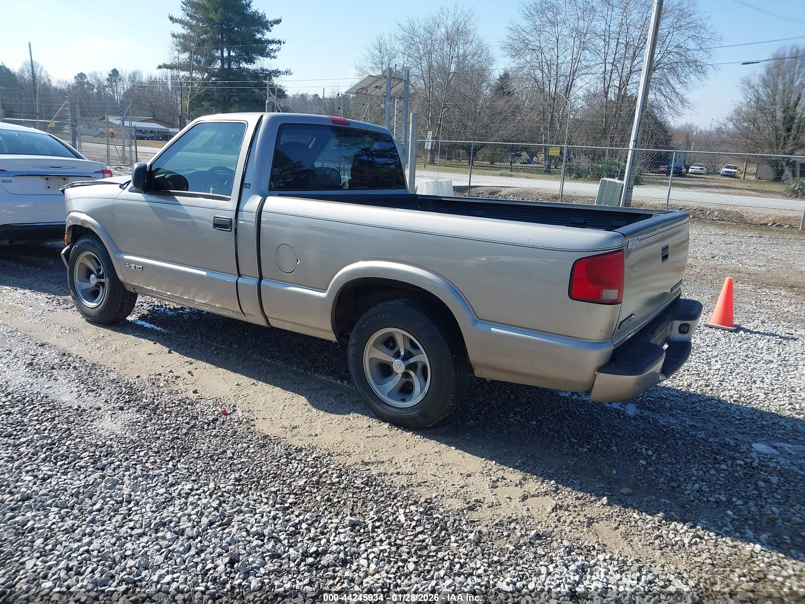 CHEVROLET S-10 image 3
