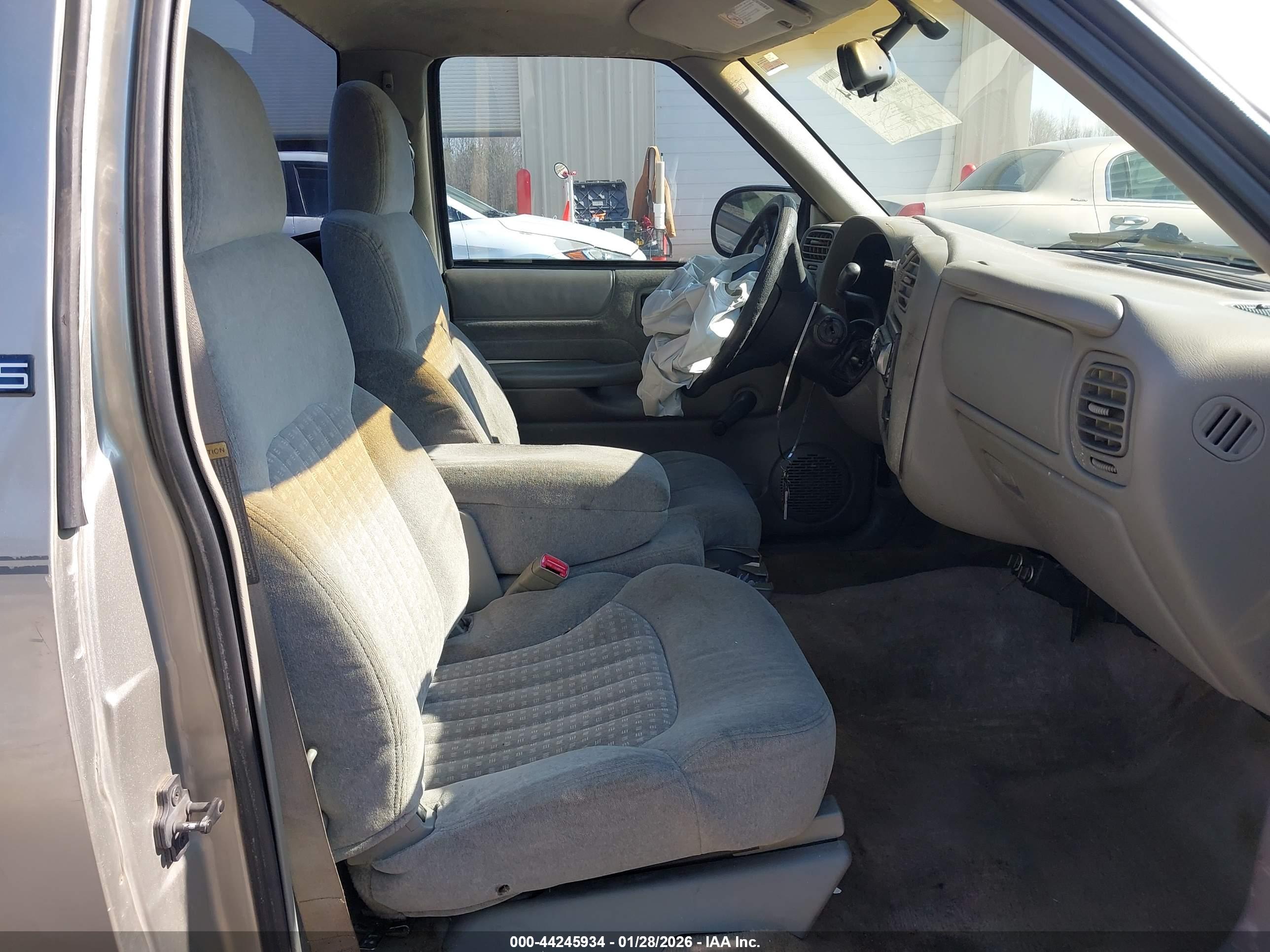 CHEVROLET S-10 image 5