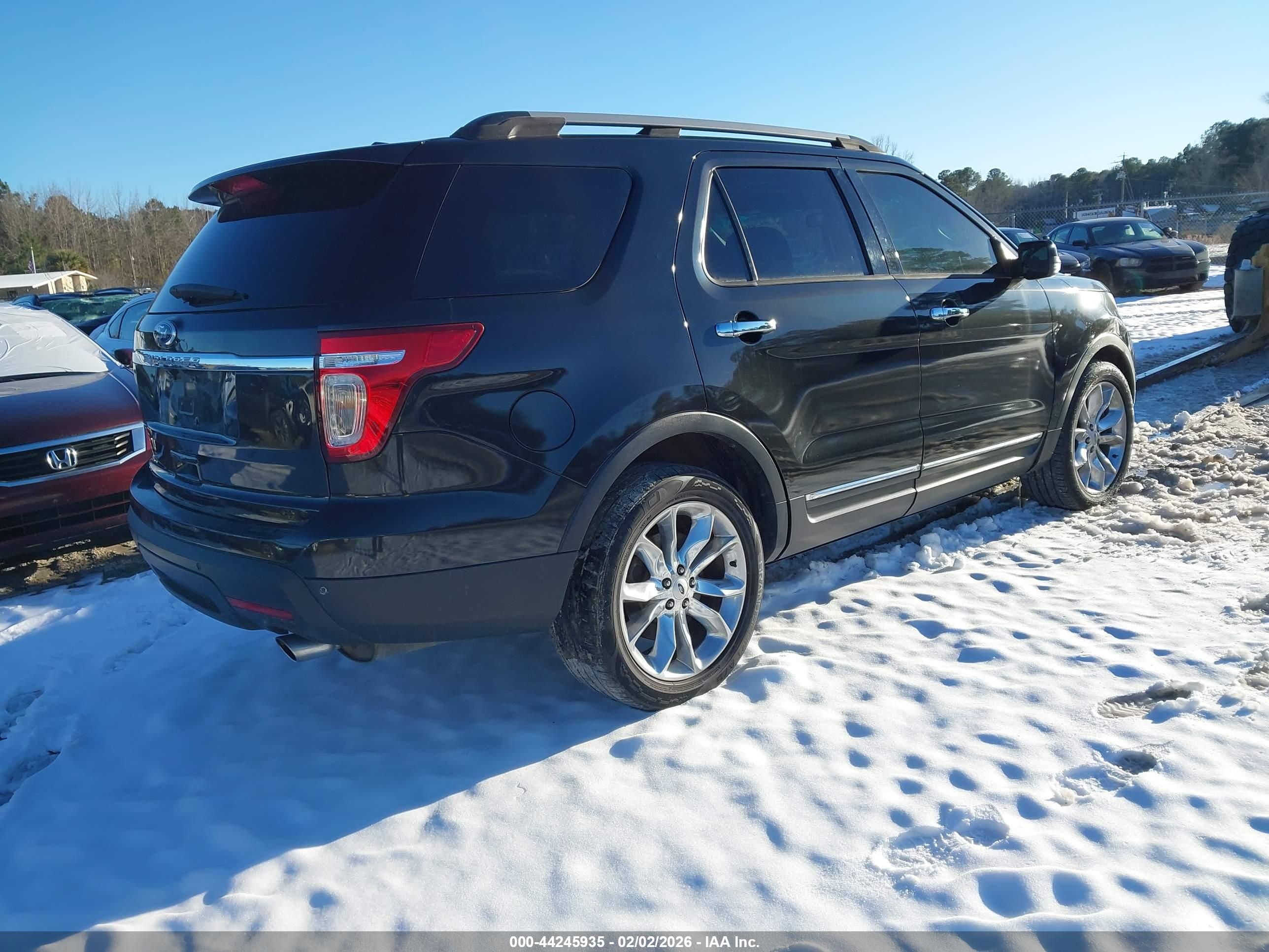 FORD EXPLORER image 4