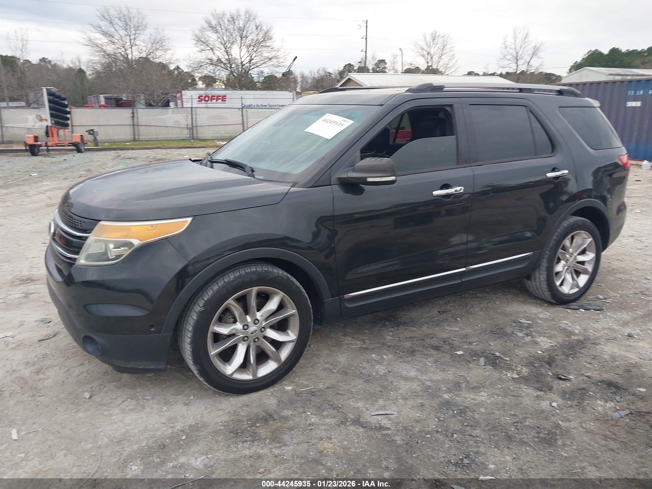 FORD EXPLORER image 6