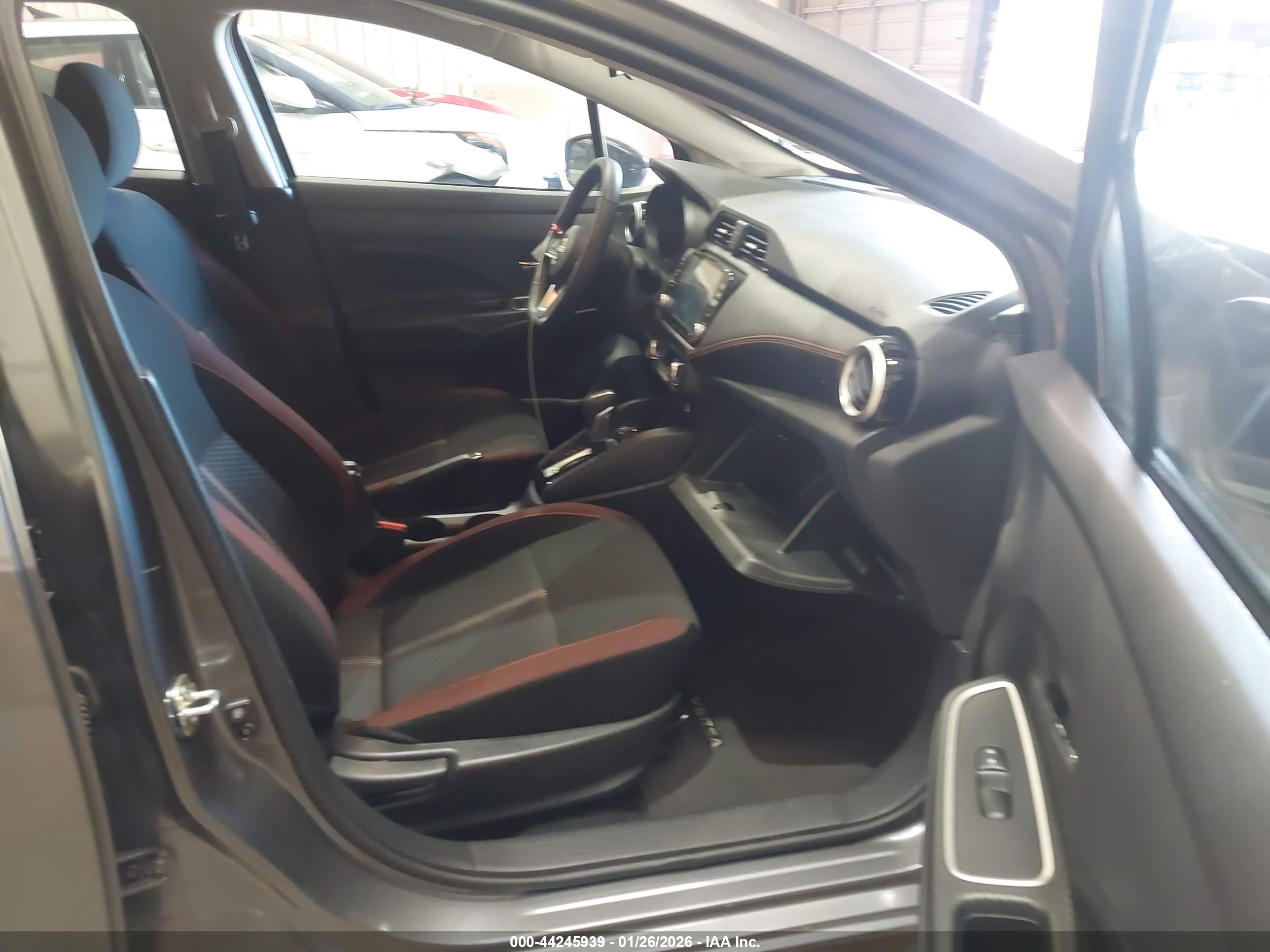NISSAN VERSA image 5