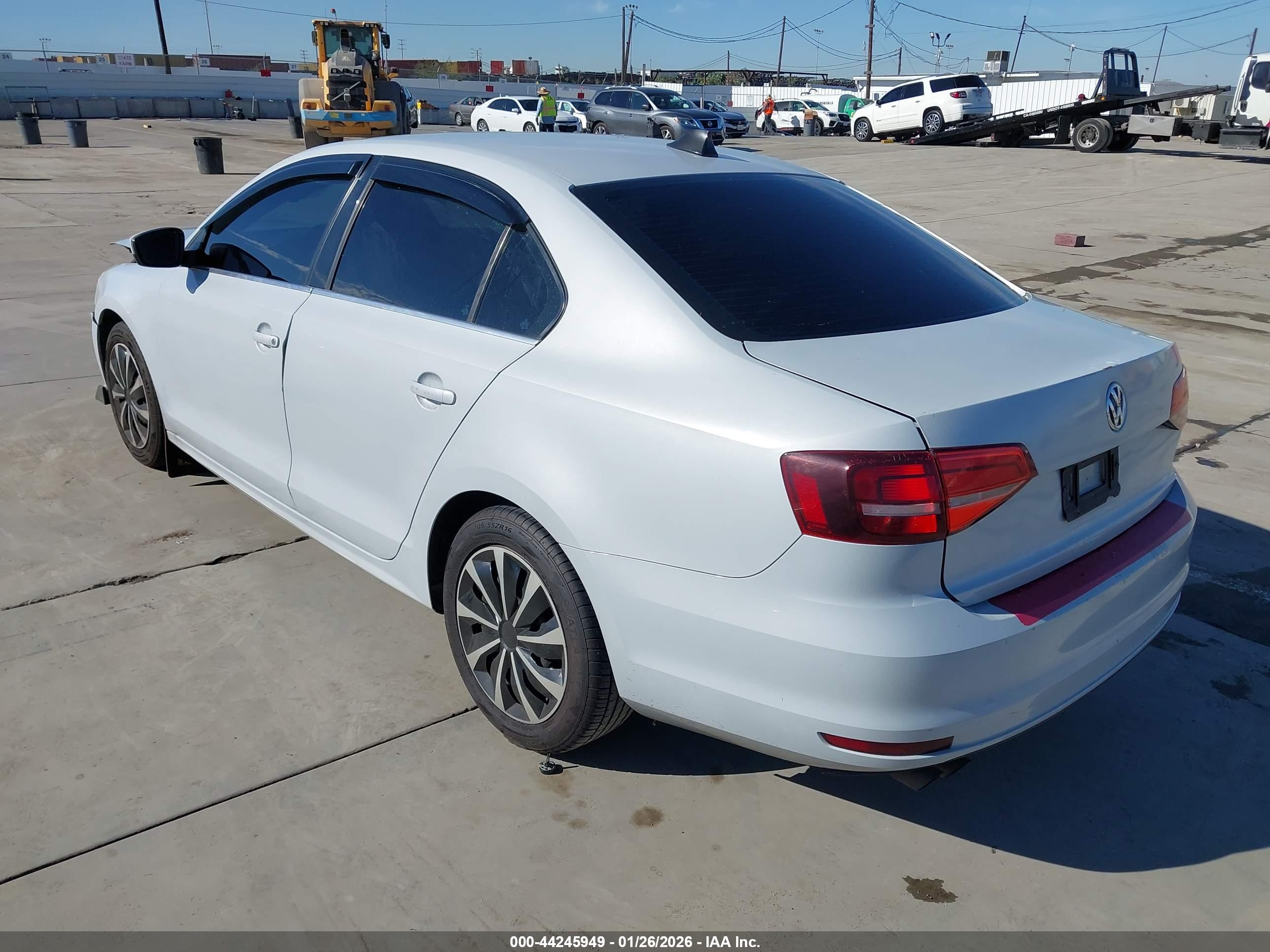 VOLKSWAGEN JETTA image 3