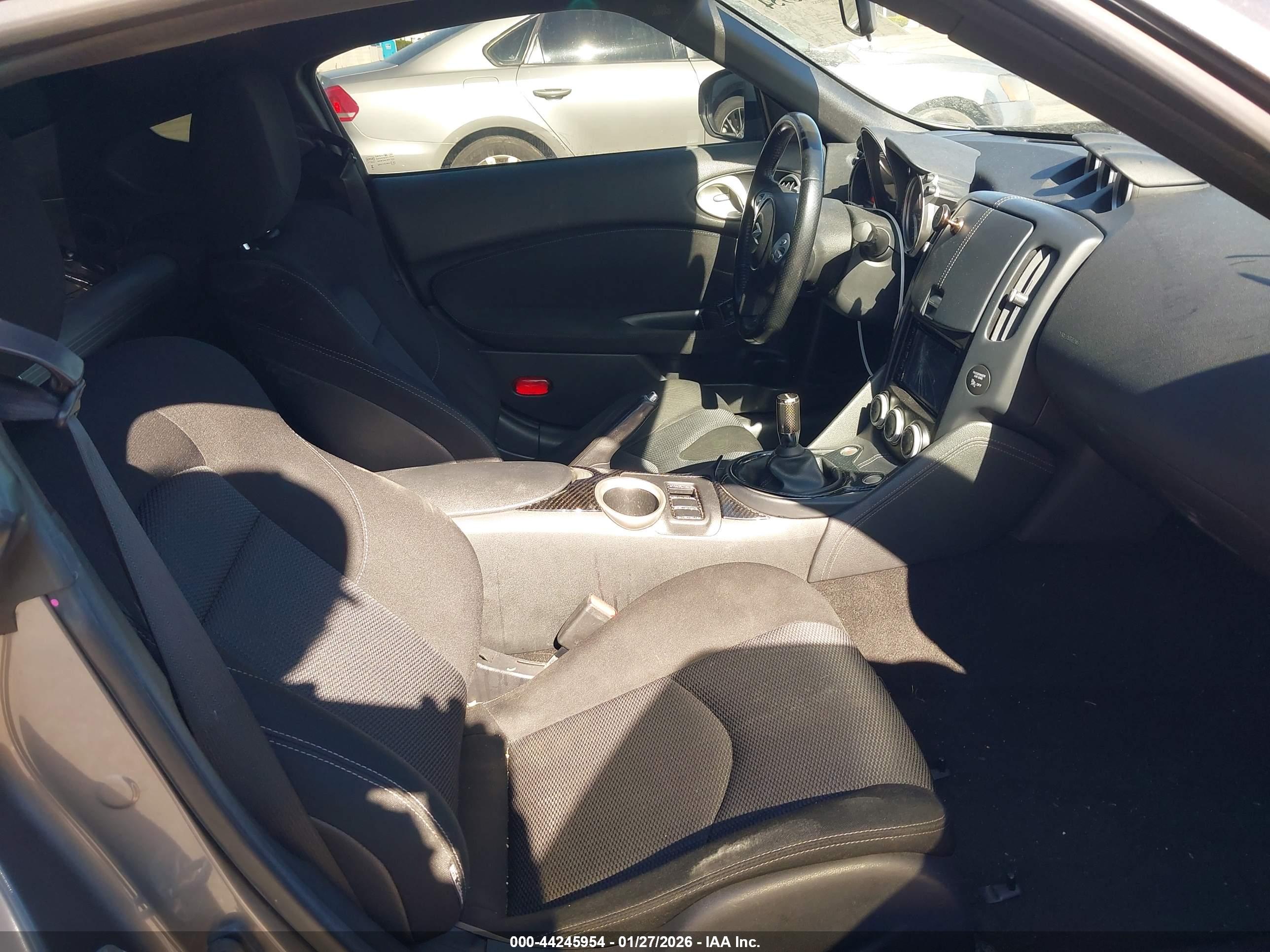 NISSAN 370Z image 5