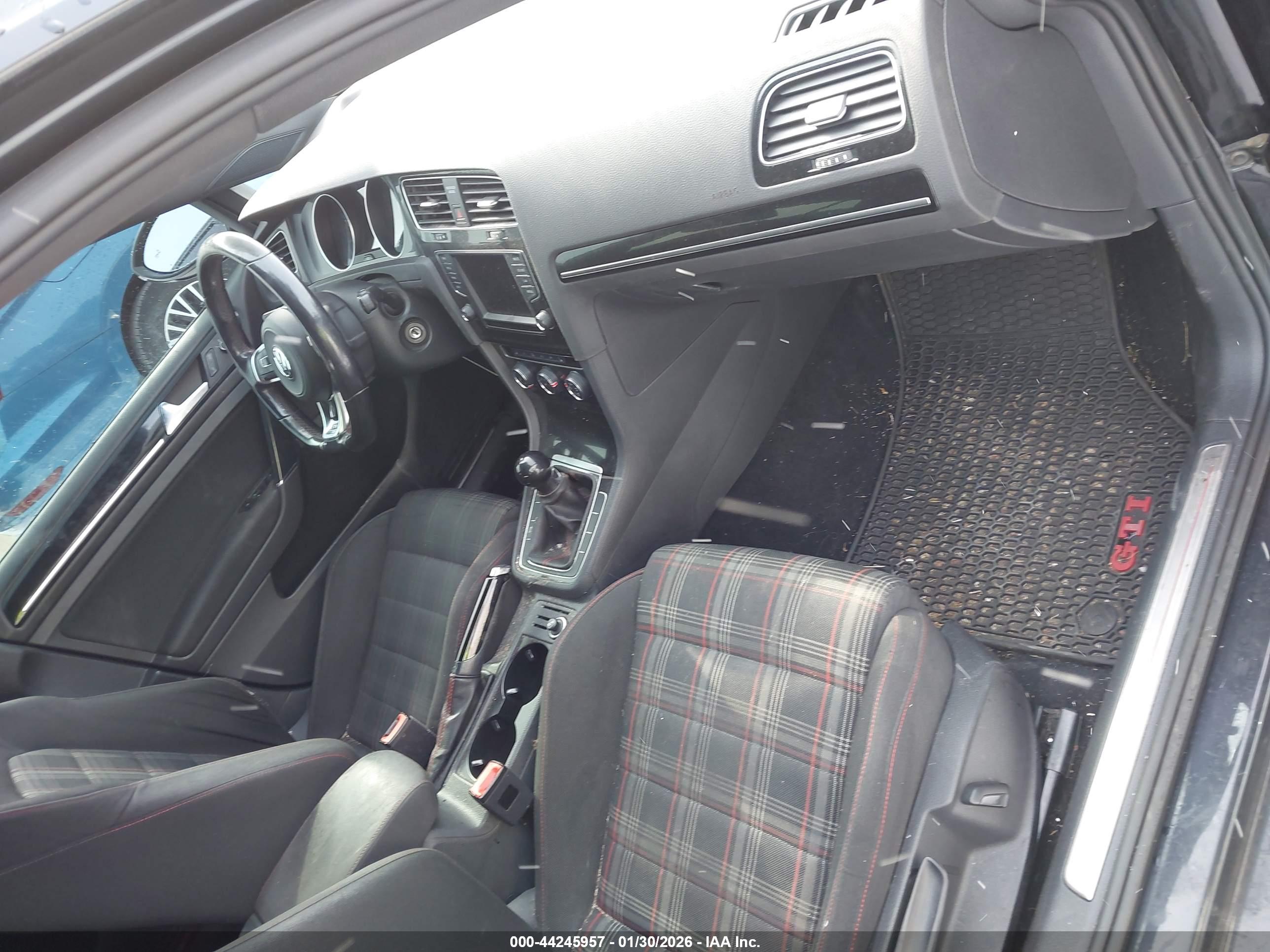 VOLKSWAGEN GOLF image 5