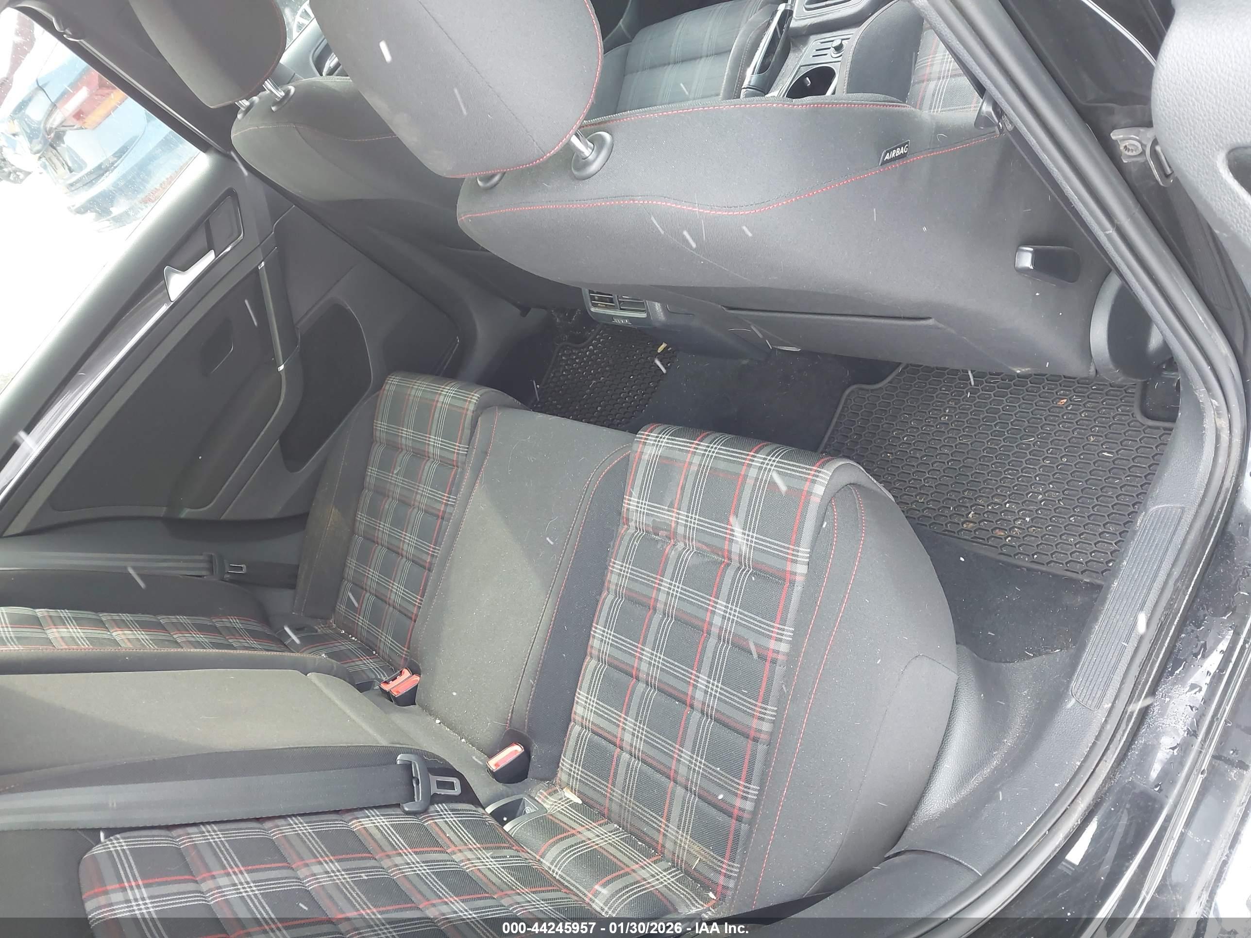 VOLKSWAGEN GOLF image 8