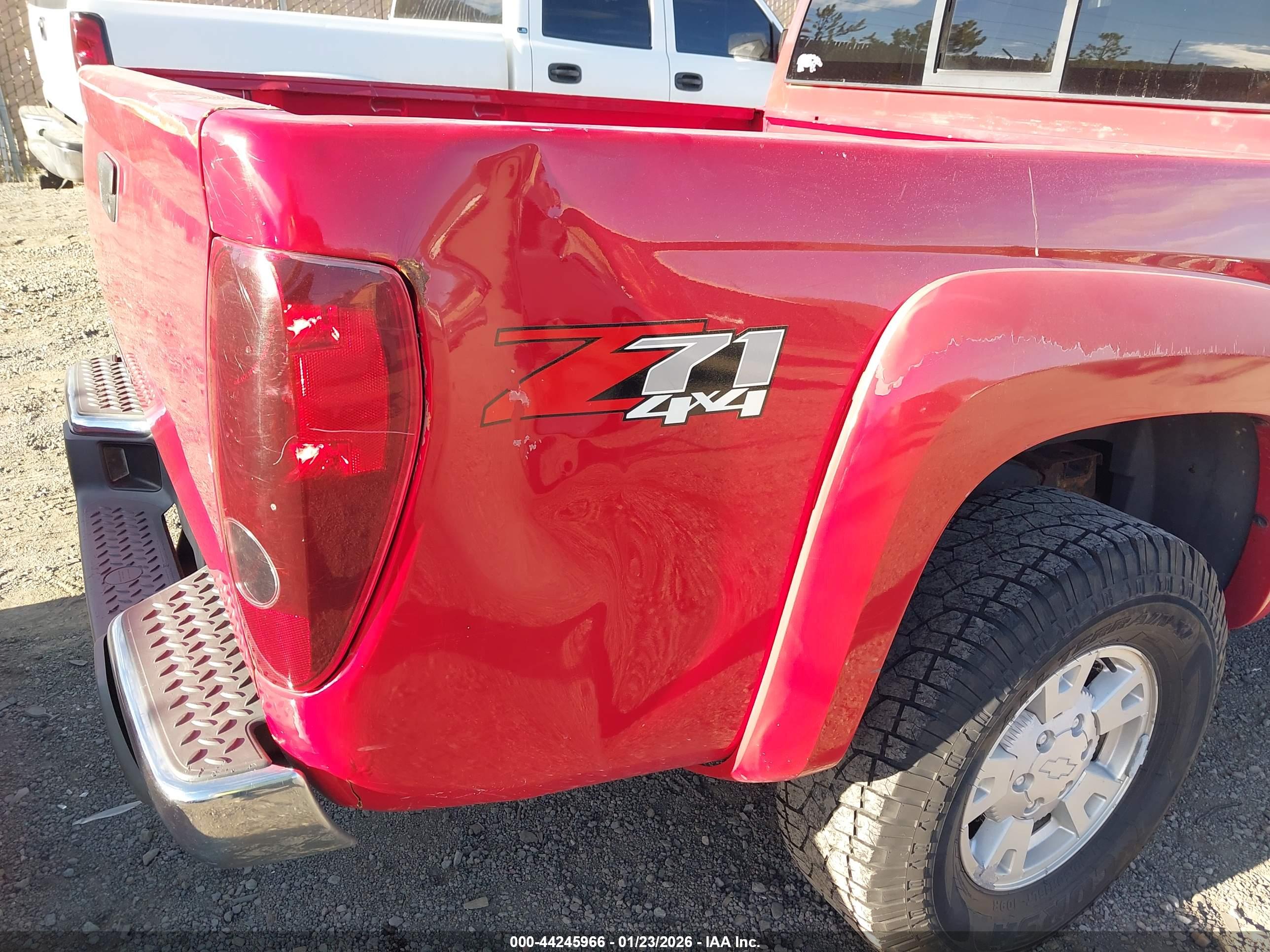 CHEVROLET COLORADO image 6