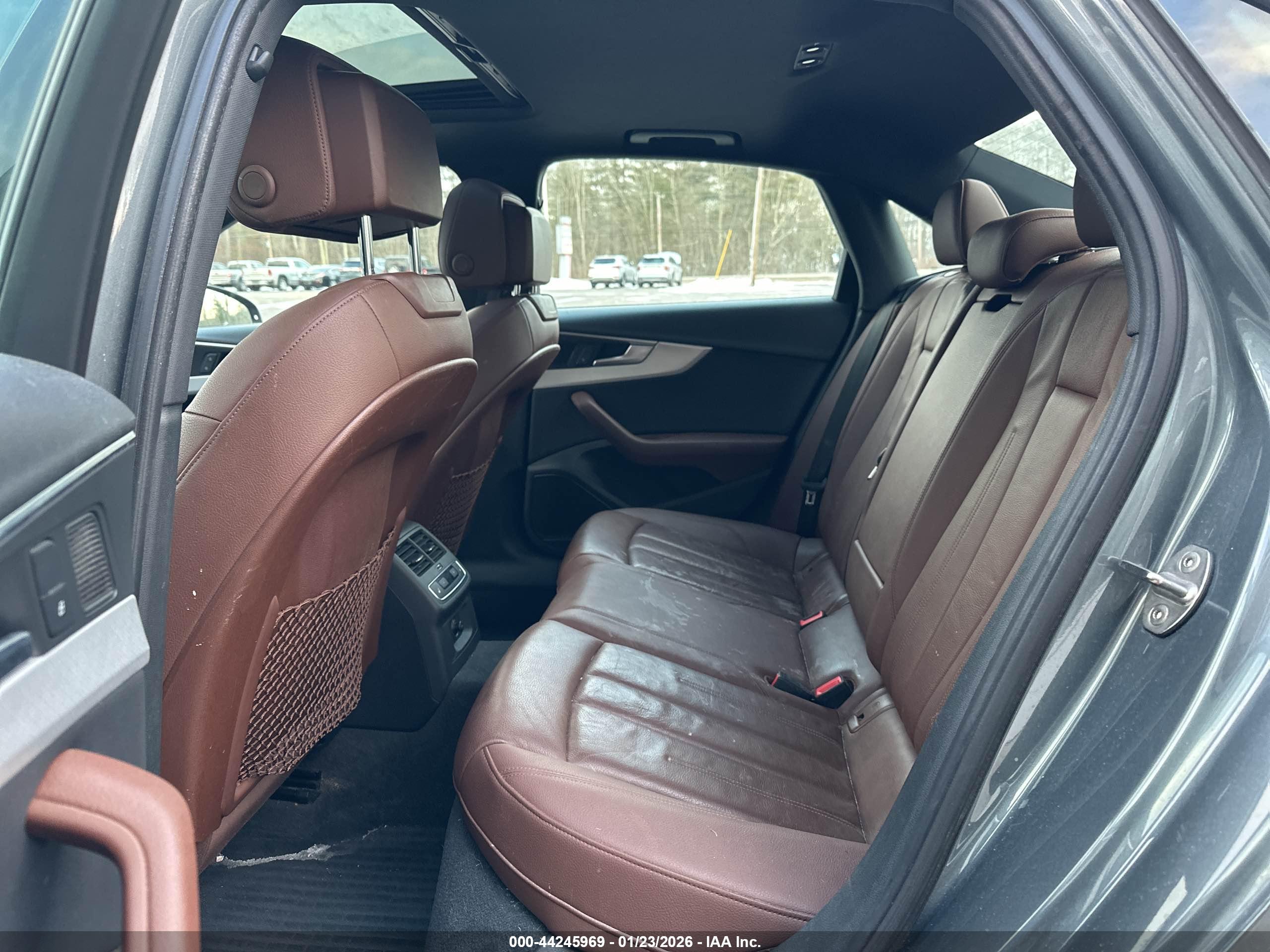 AUDI A4 image 8