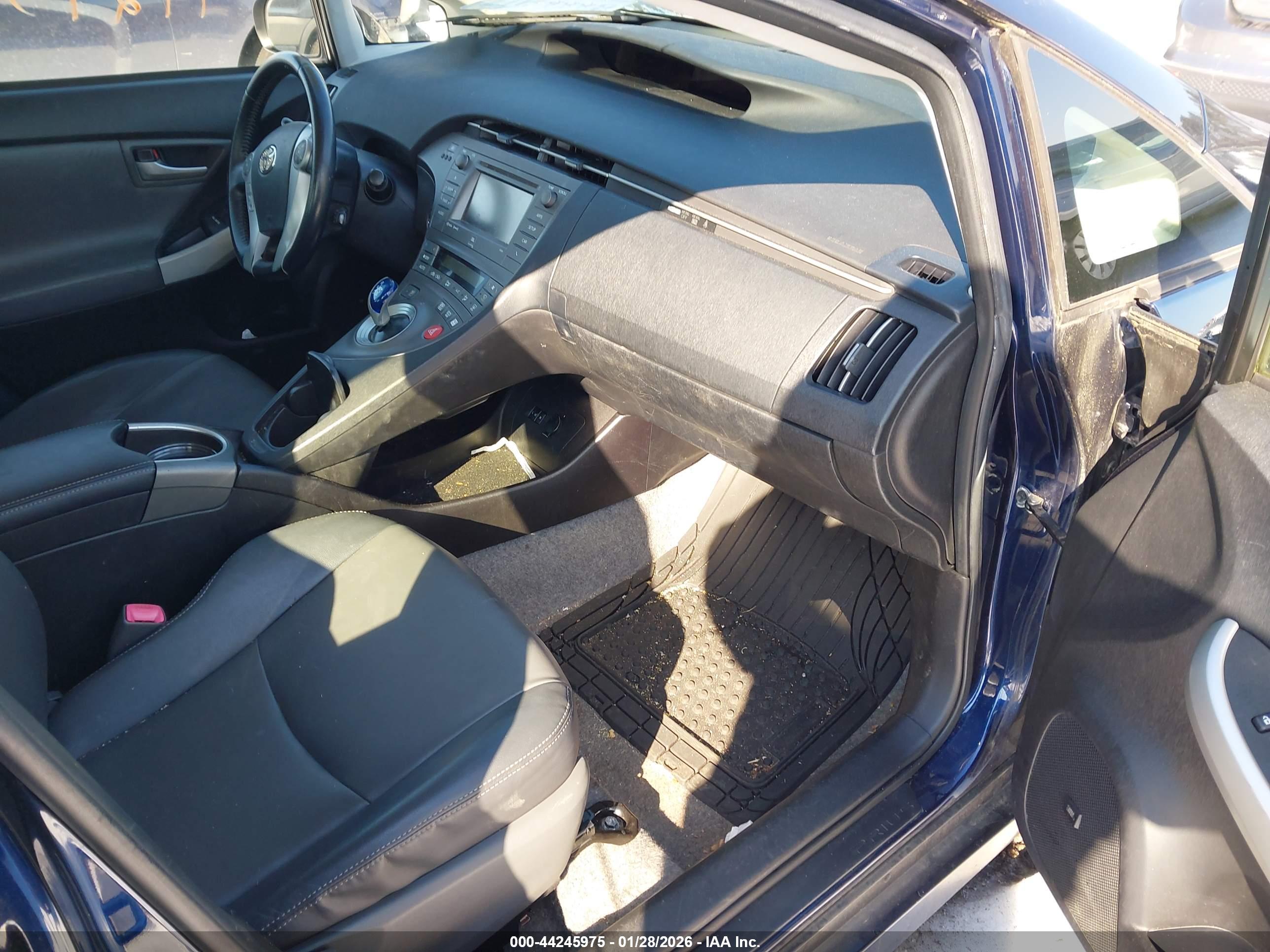 TOYOTA PRIUS image 5