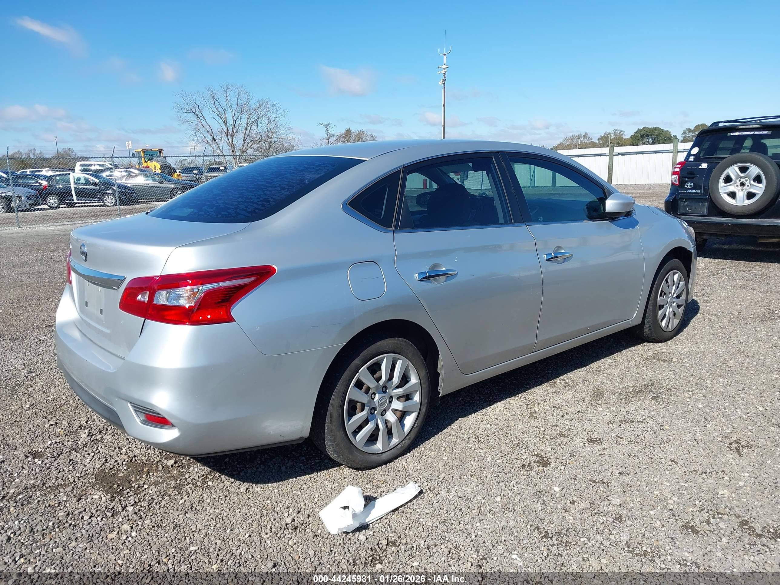 NISSAN SENTRA image 4