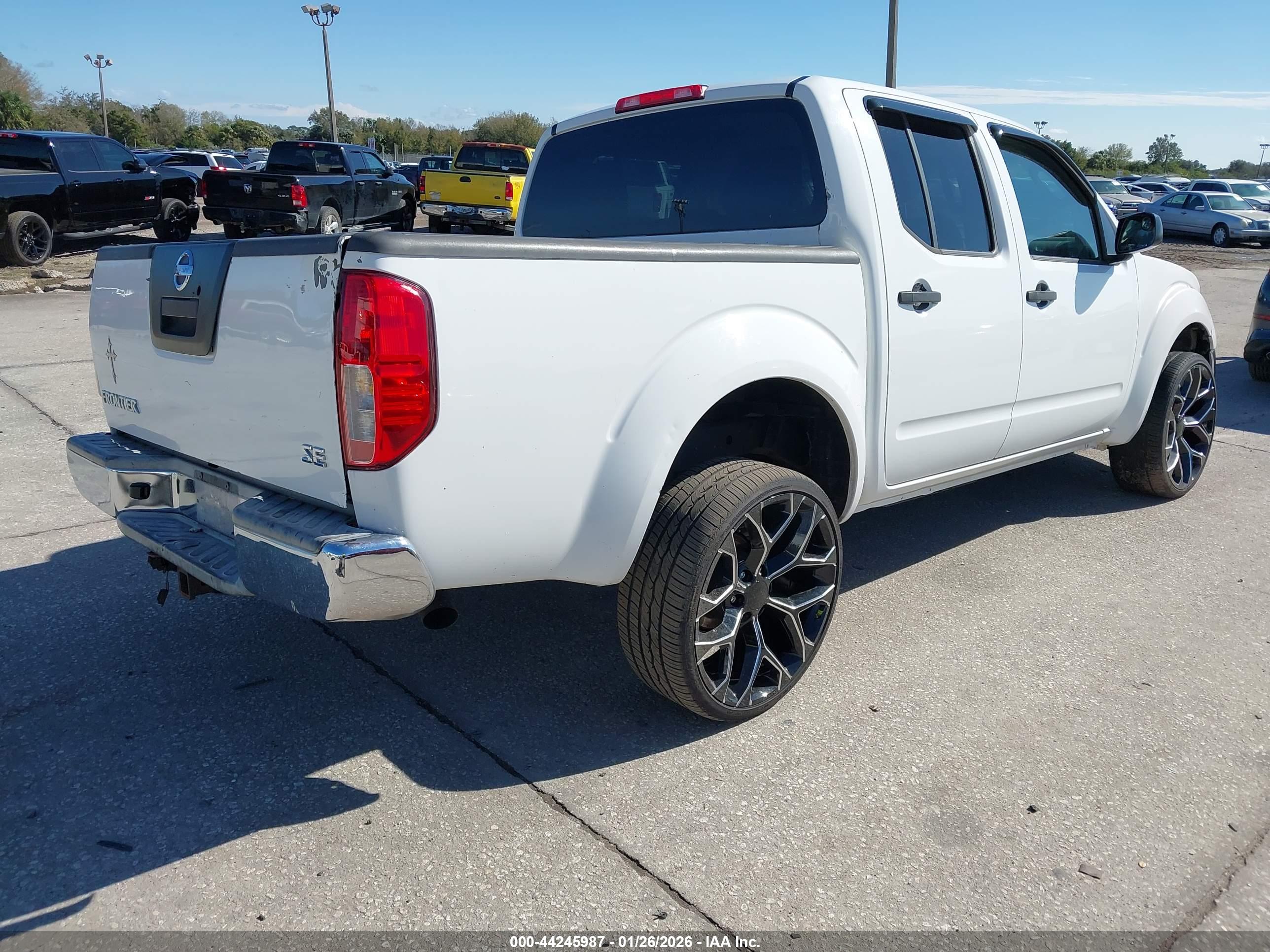 NISSAN FRONTIER image 4
