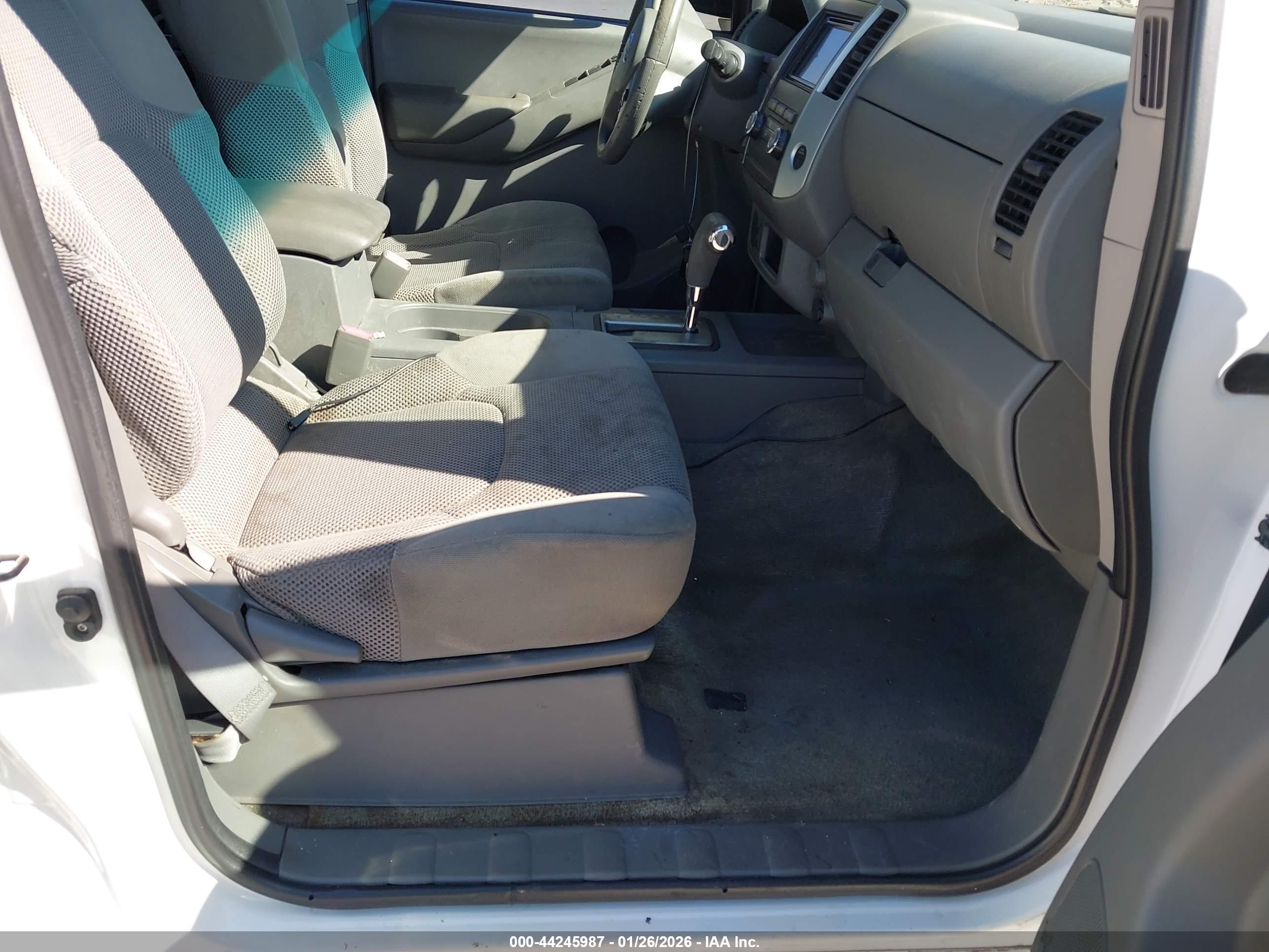NISSAN FRONTIER image 5