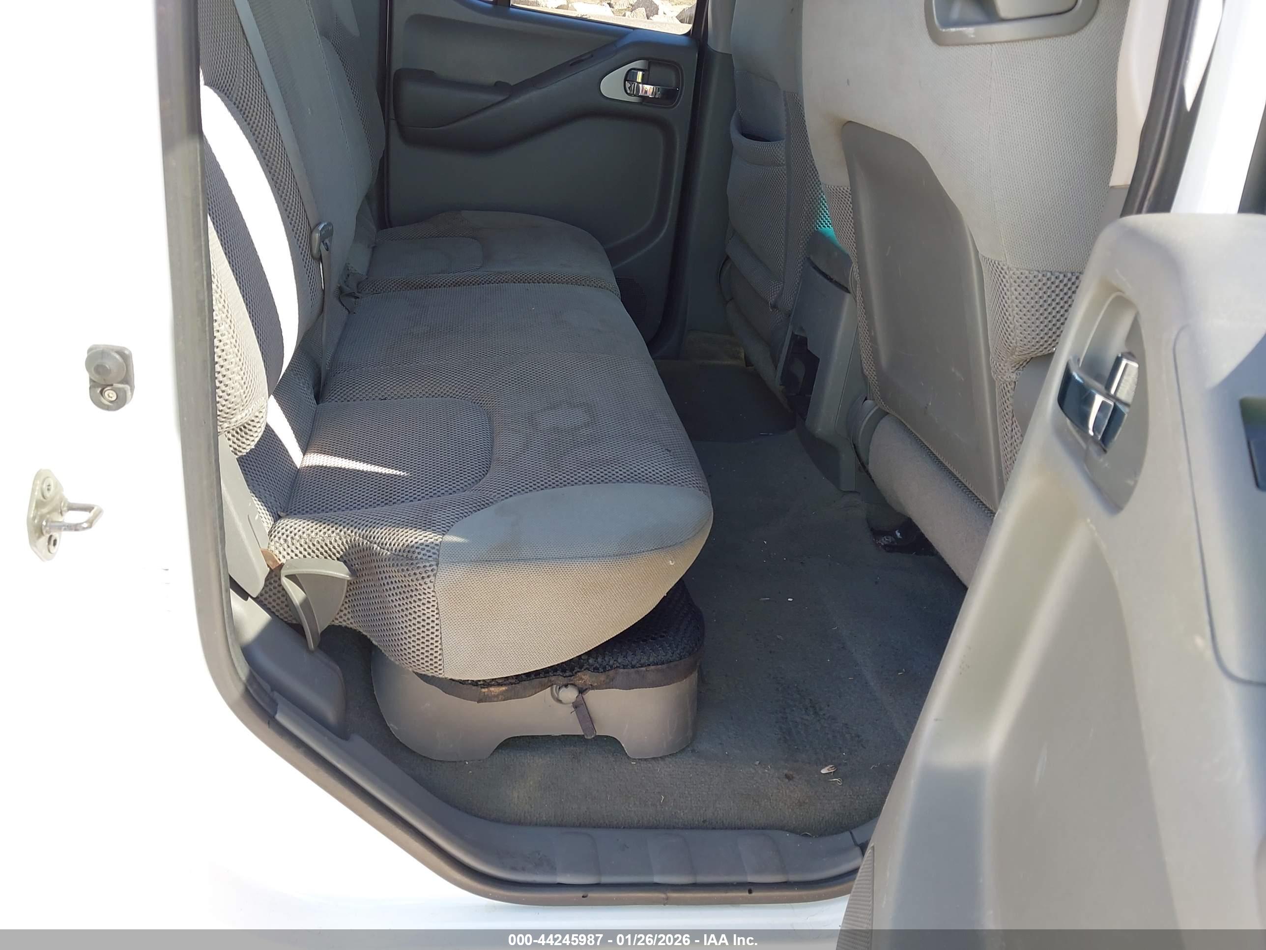 NISSAN FRONTIER image 8