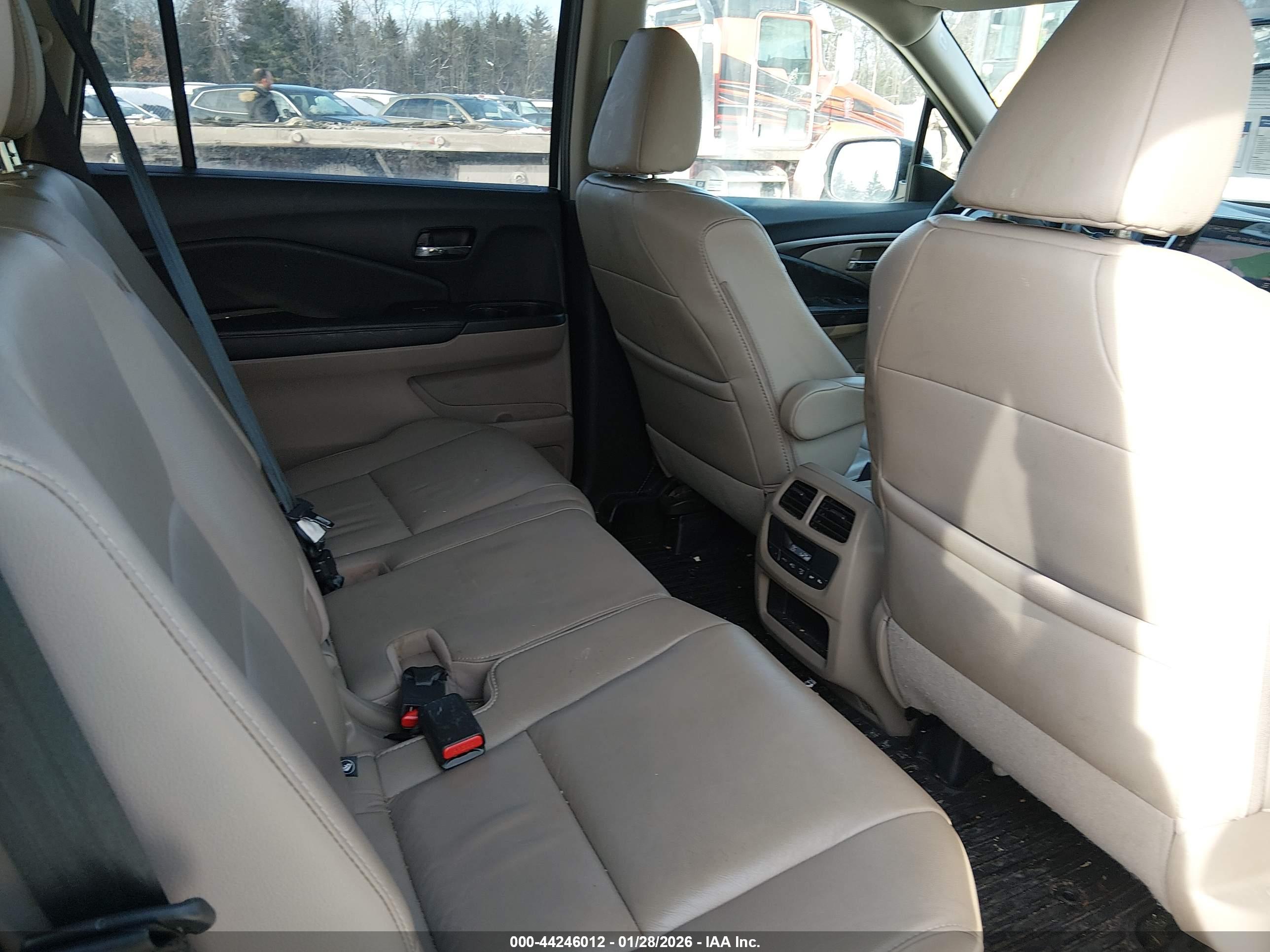 HONDA PILOT image 8