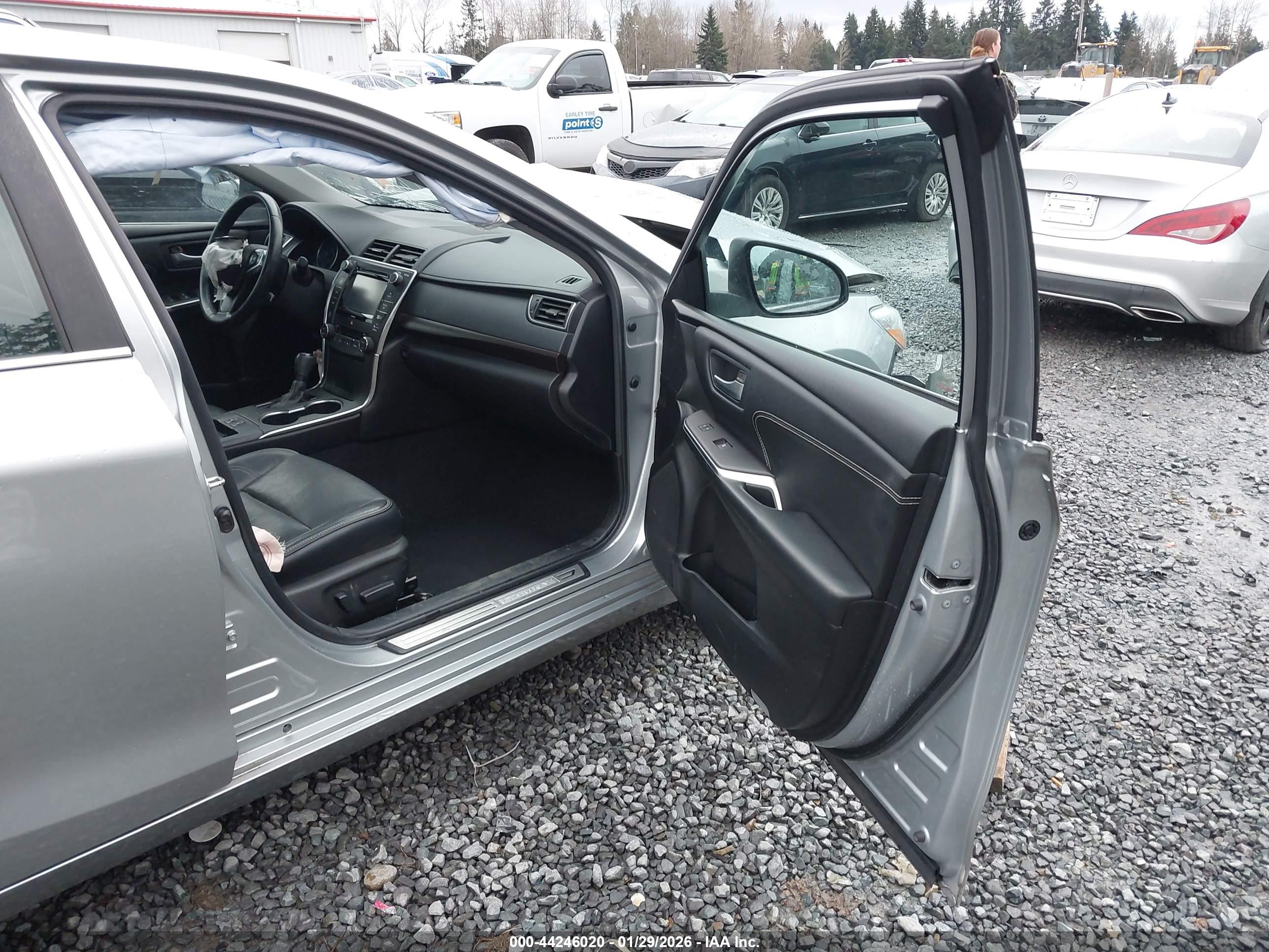 TOYOTA CAMRY image 5
