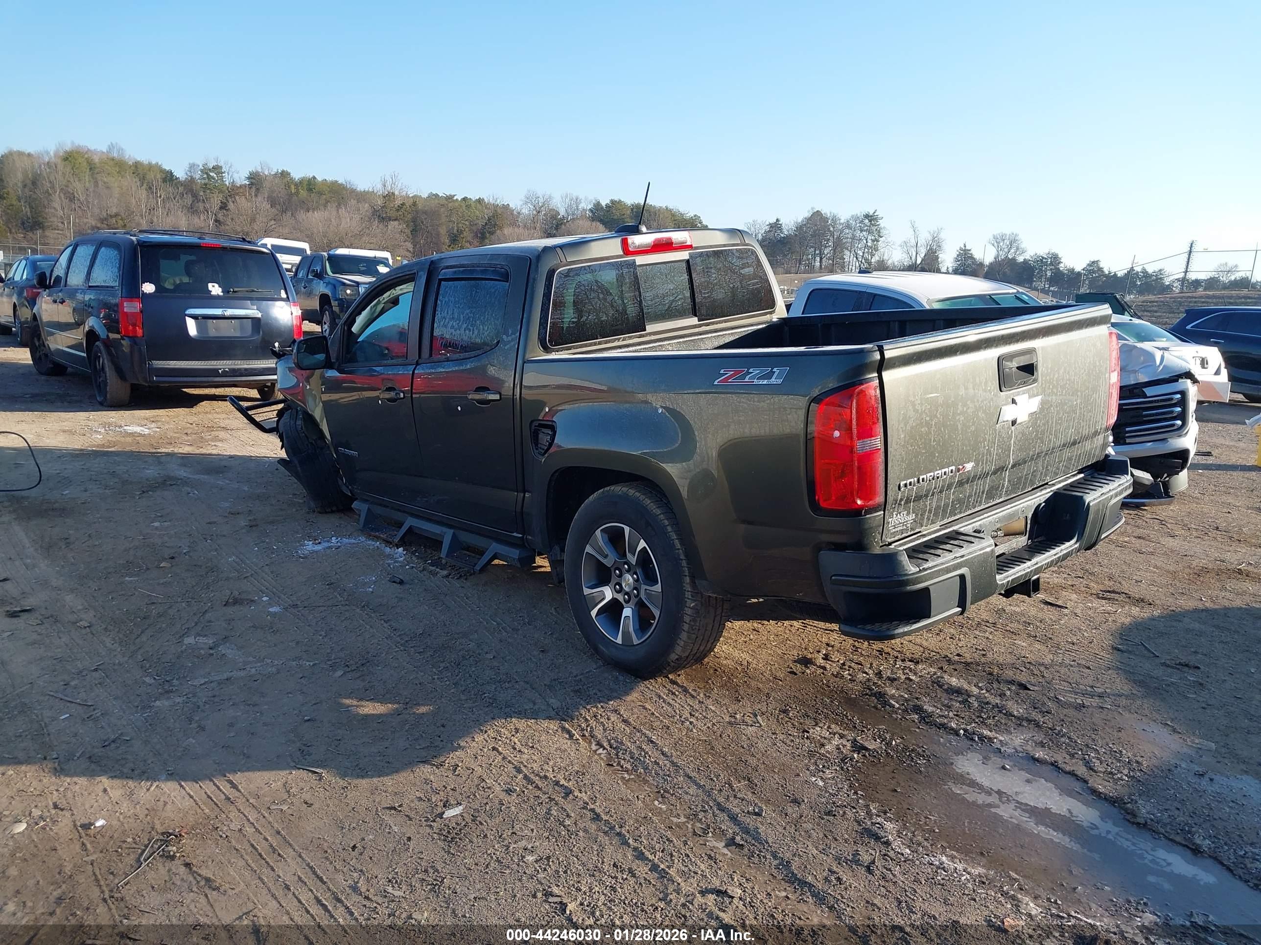 CHEVROLET COLORADO image 3