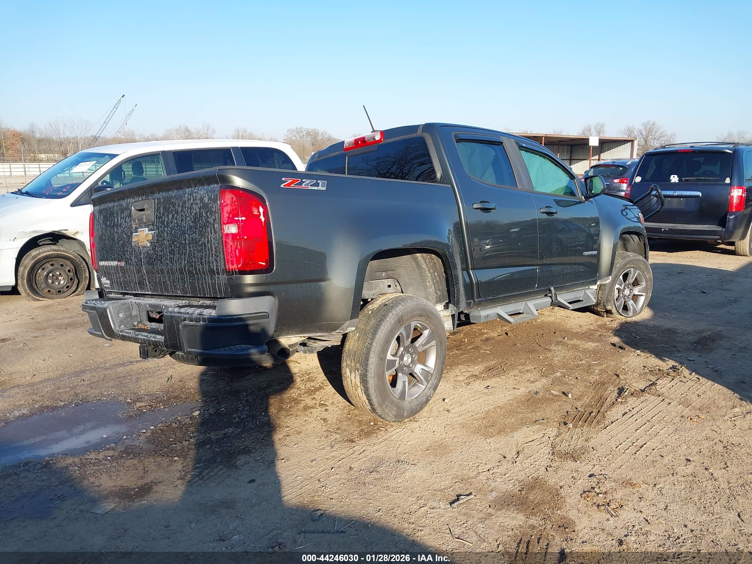 CHEVROLET COLORADO image 4