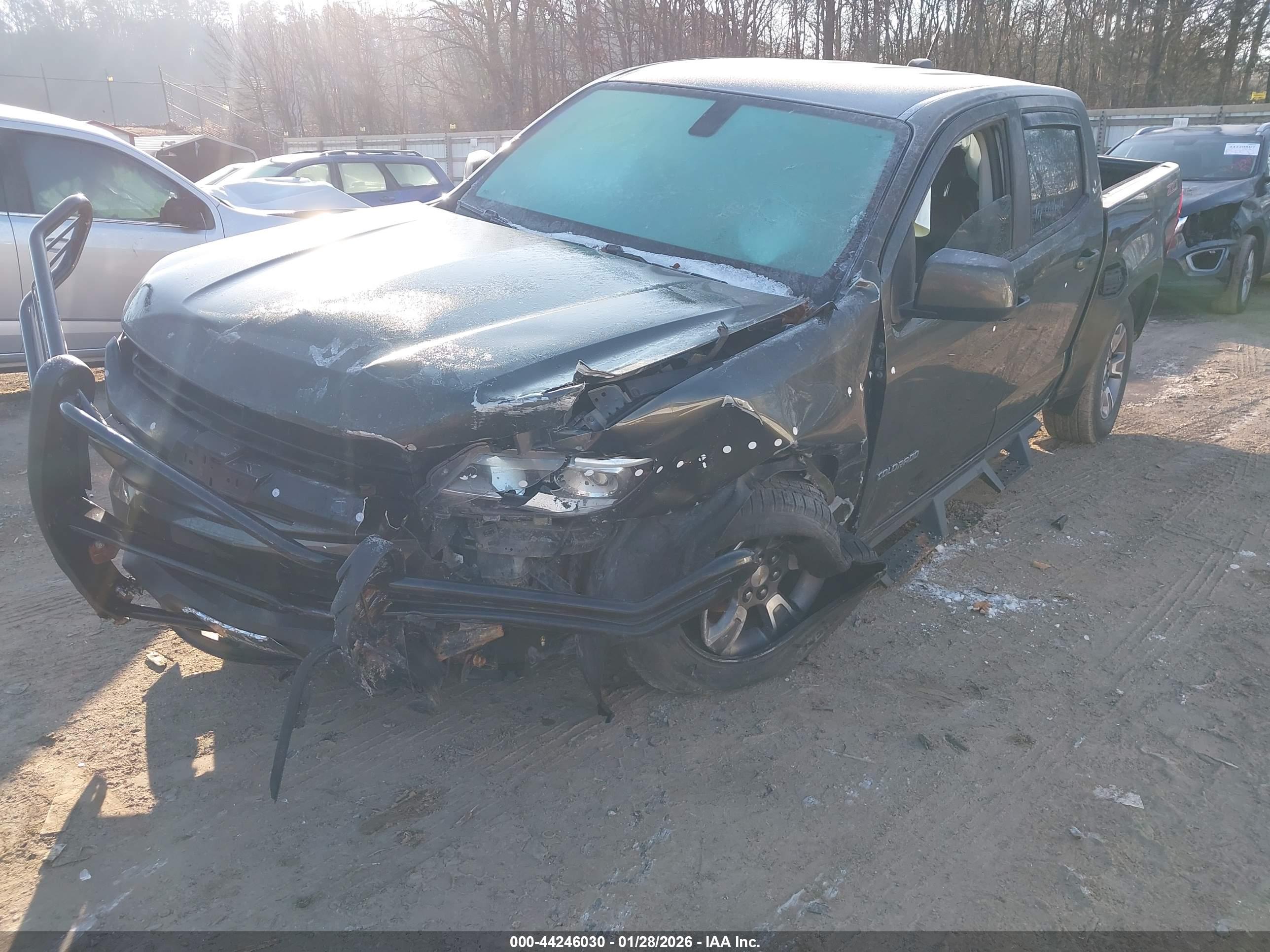 CHEVROLET COLORADO image 6
