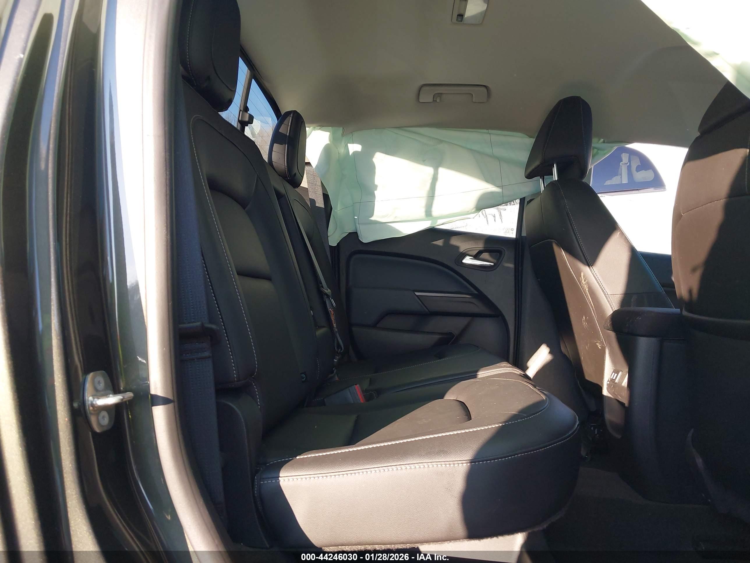 CHEVROLET COLORADO image 8