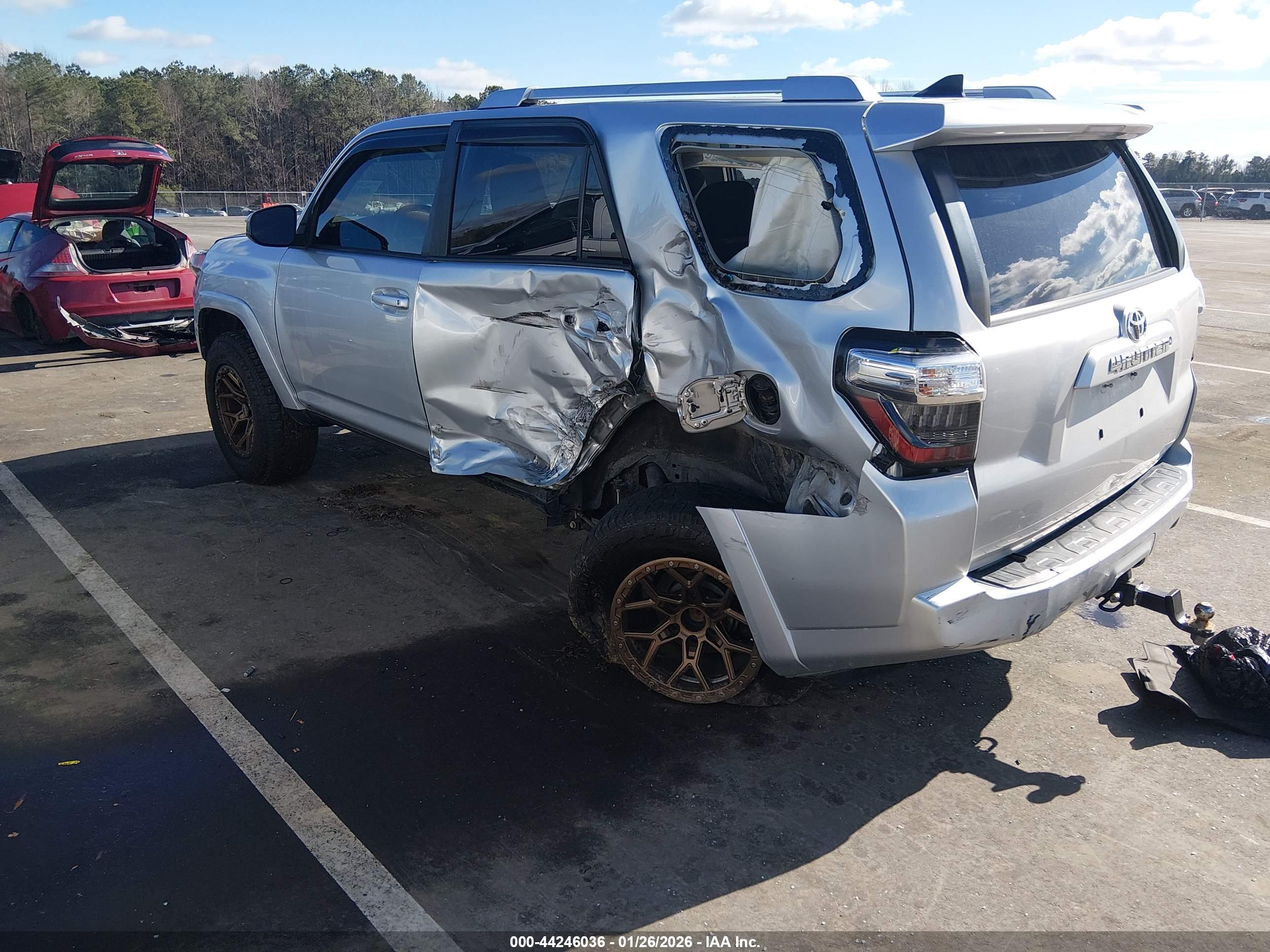 TOYOTA 4RUNNER image 3