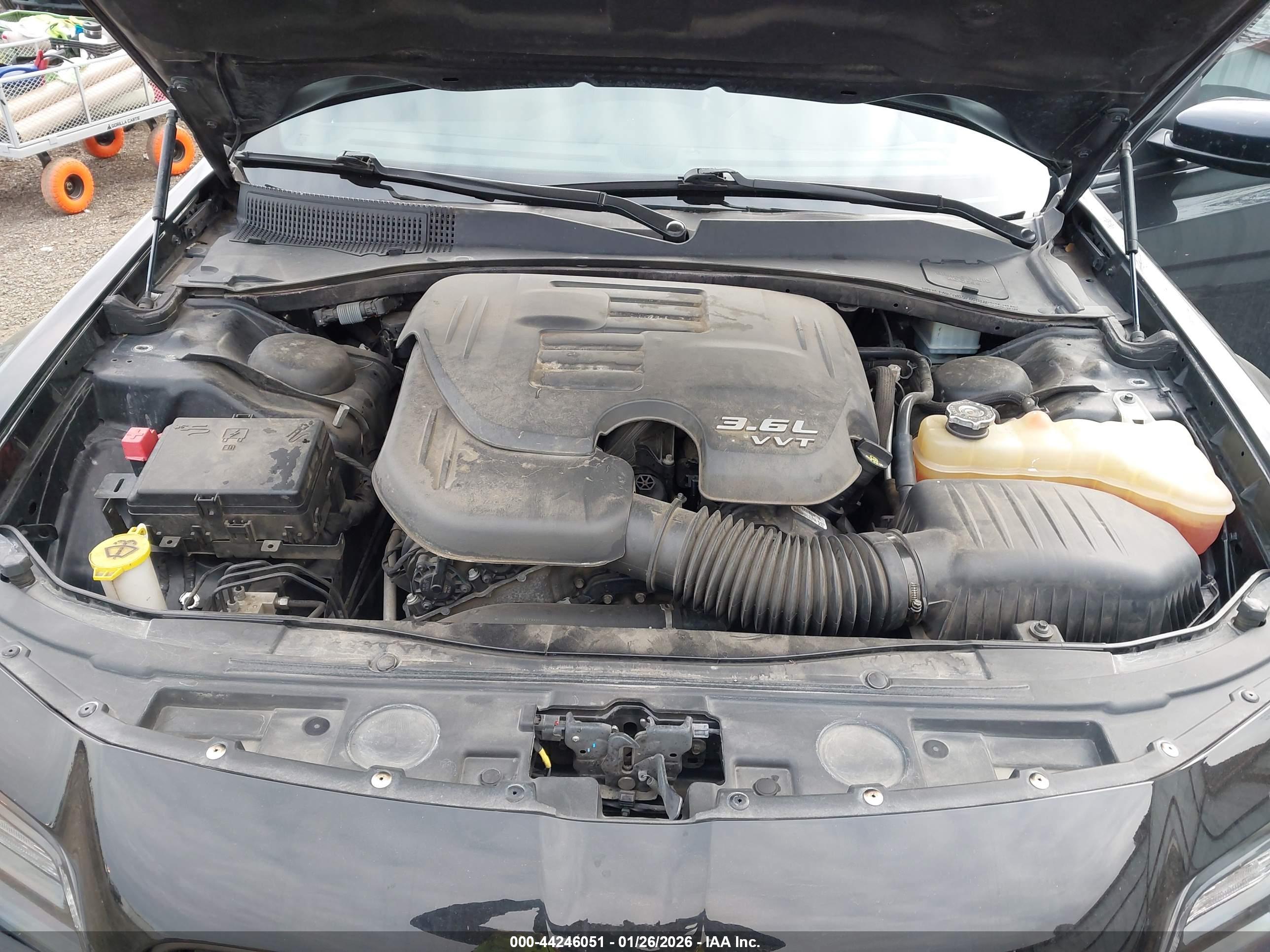 CHRYSLER 300 image 10