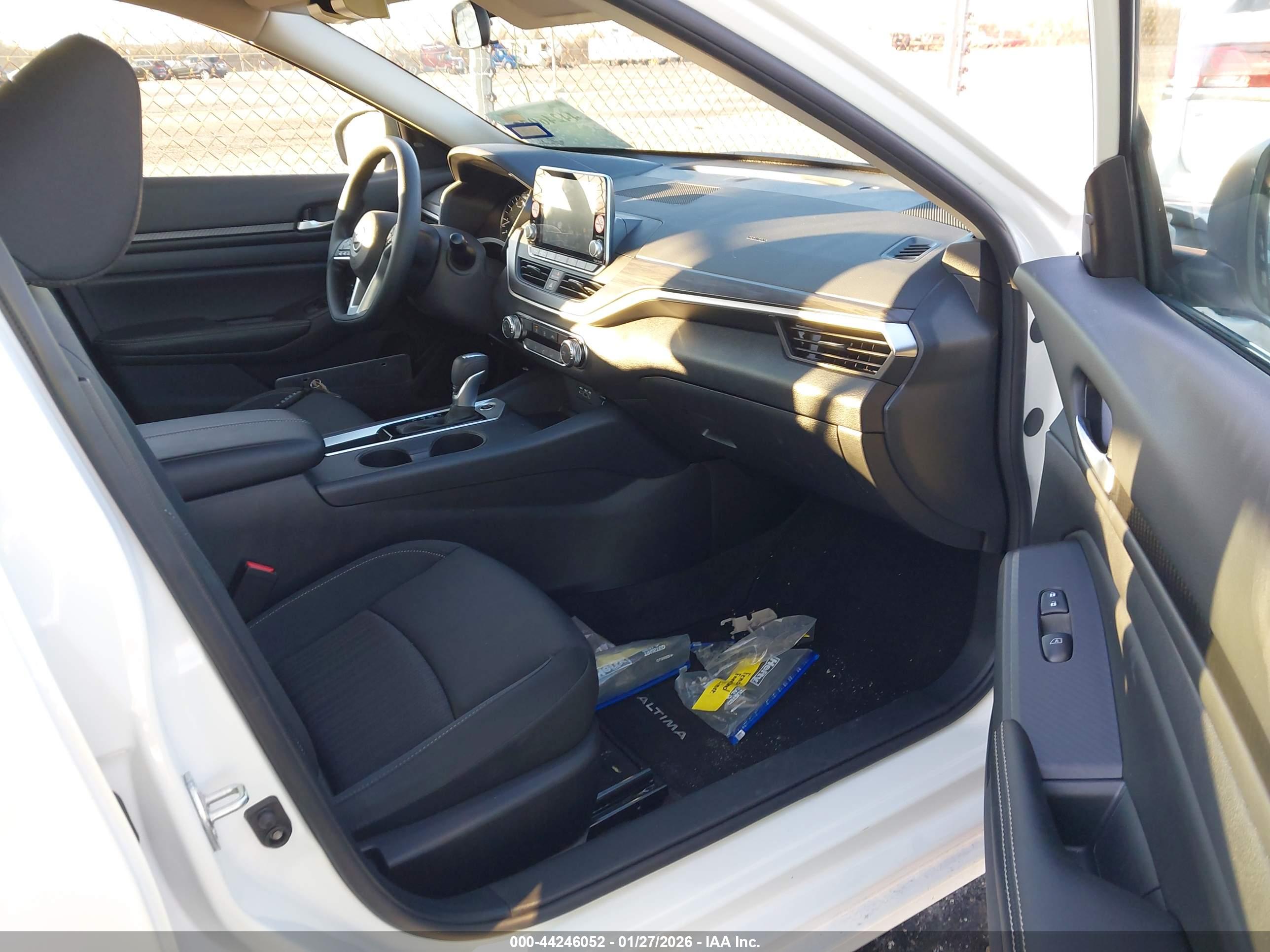 NISSAN ALTIMA image 5
