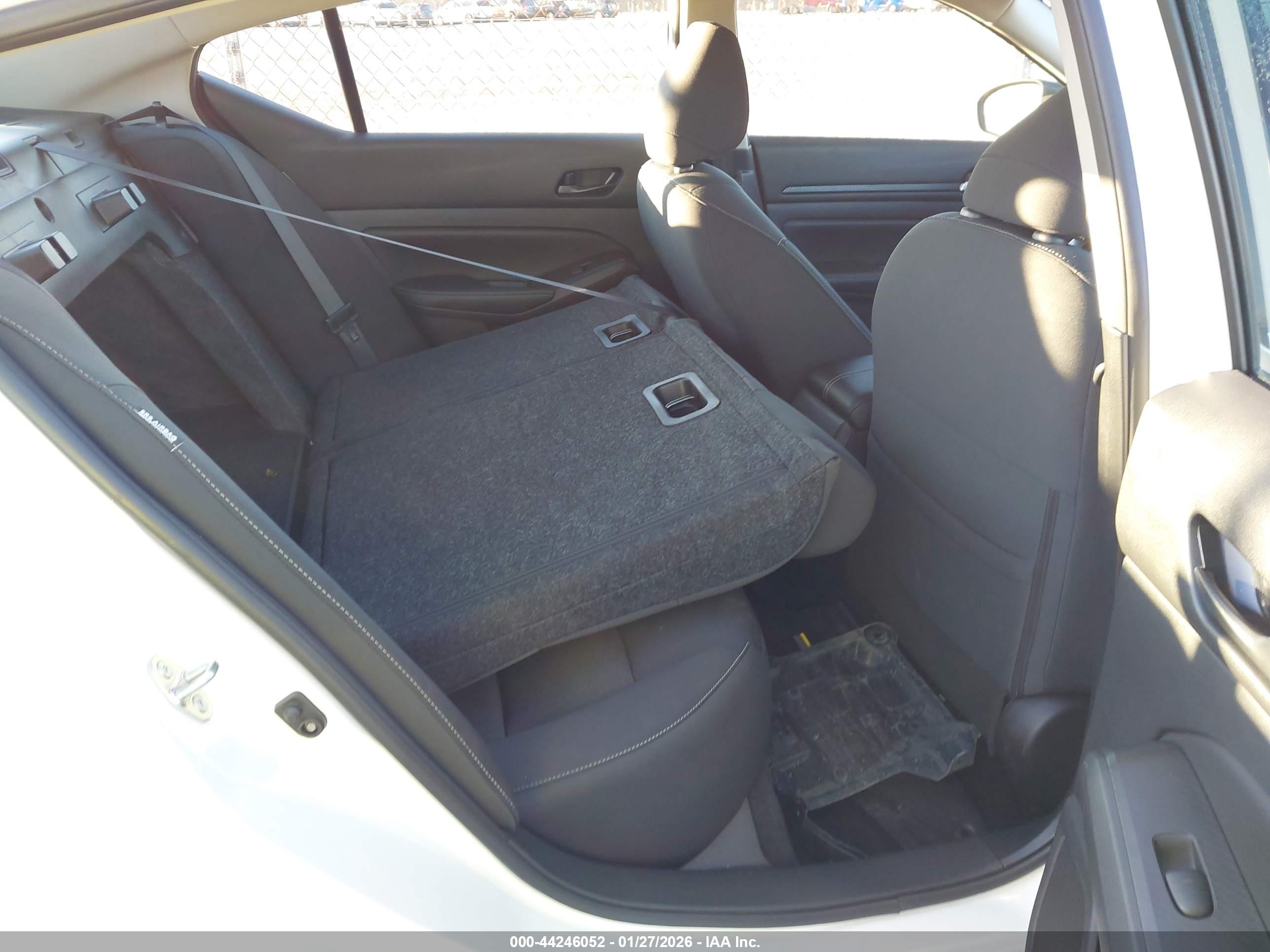 NISSAN ALTIMA image 8