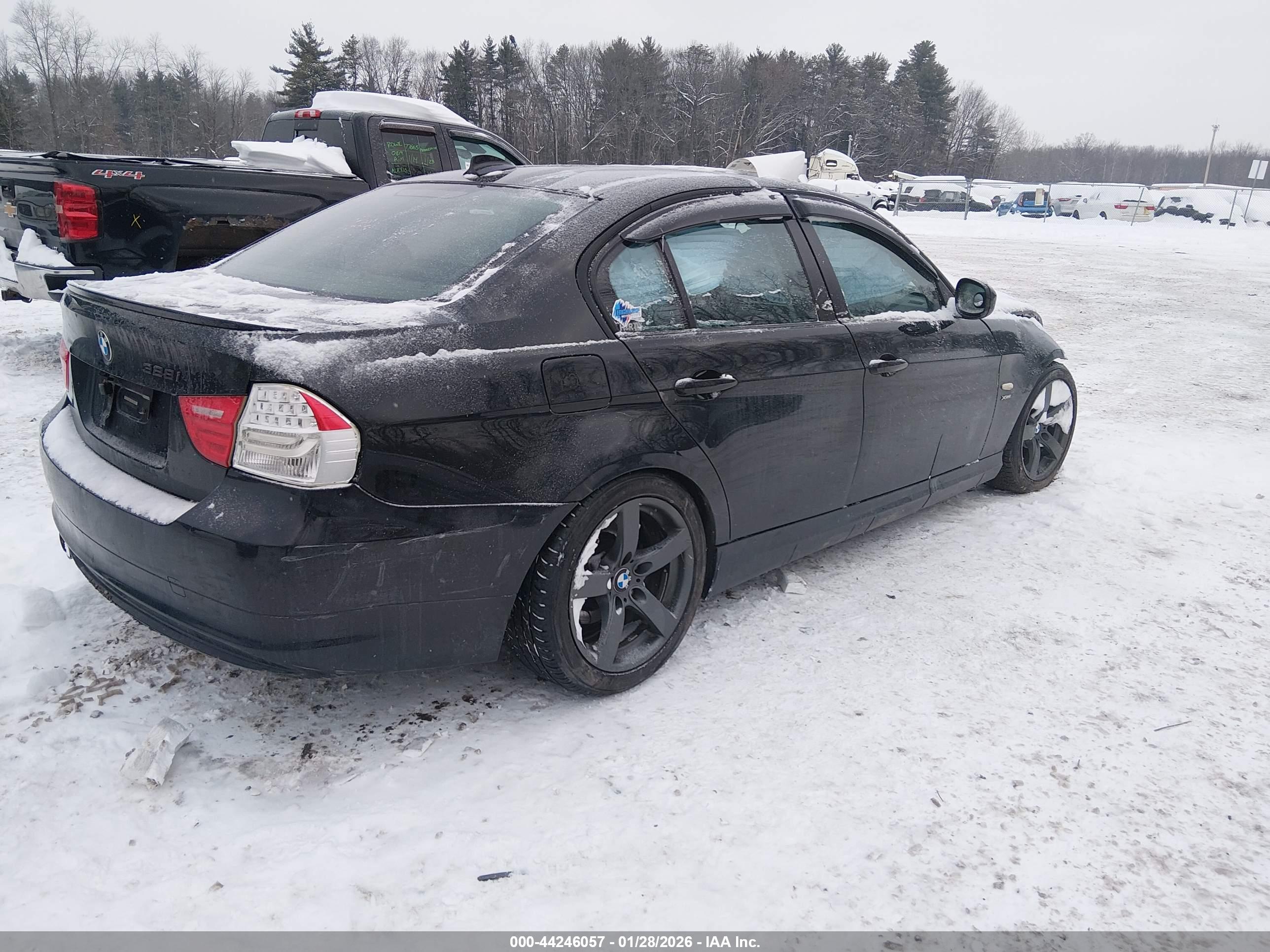 BMW 328I image 4