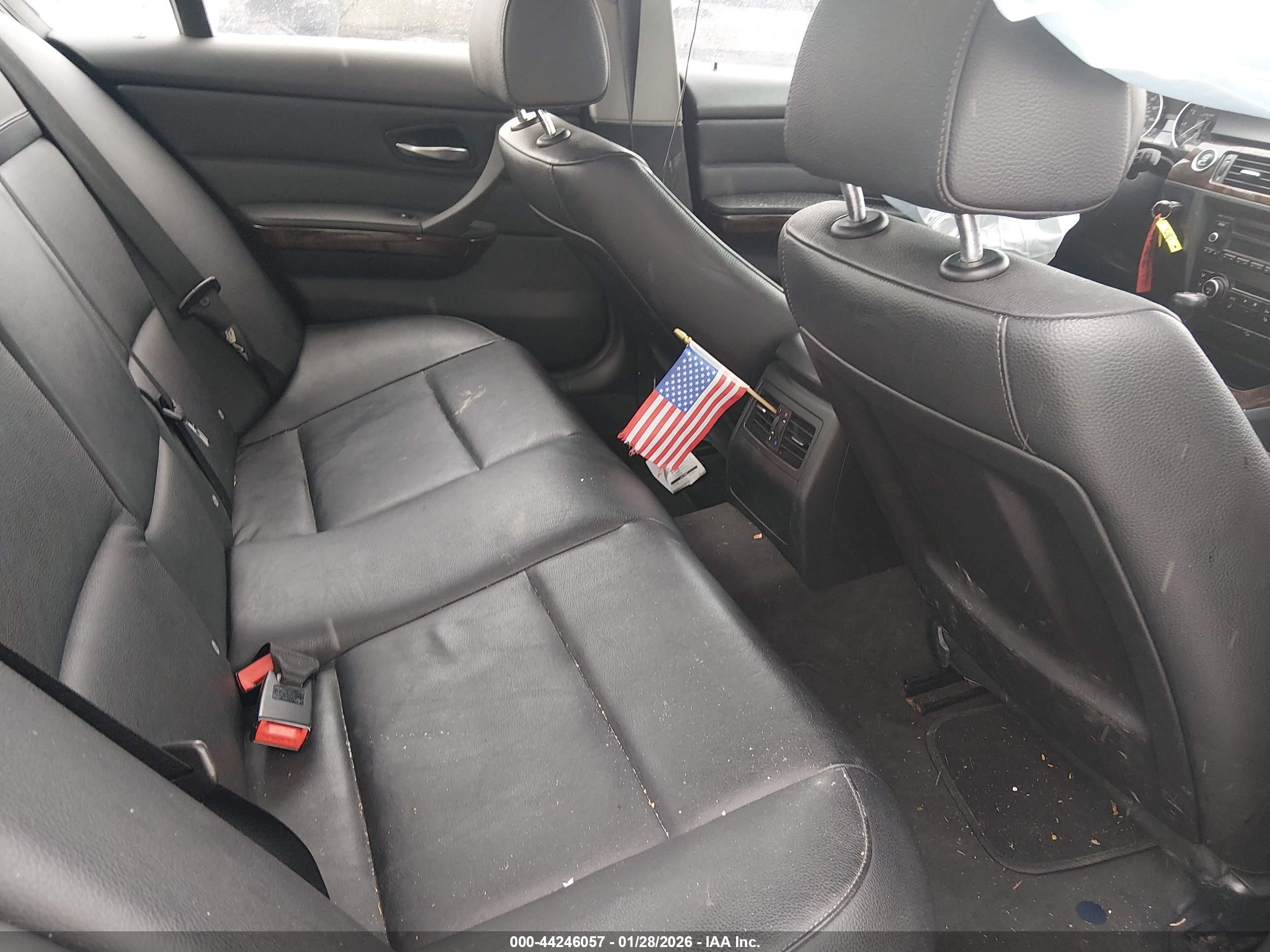 BMW 328I image 8