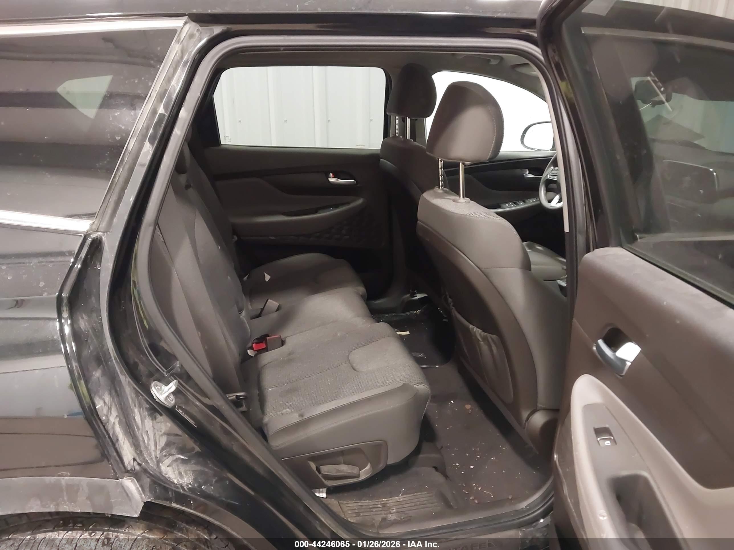 HYUNDAI SANTA image 8