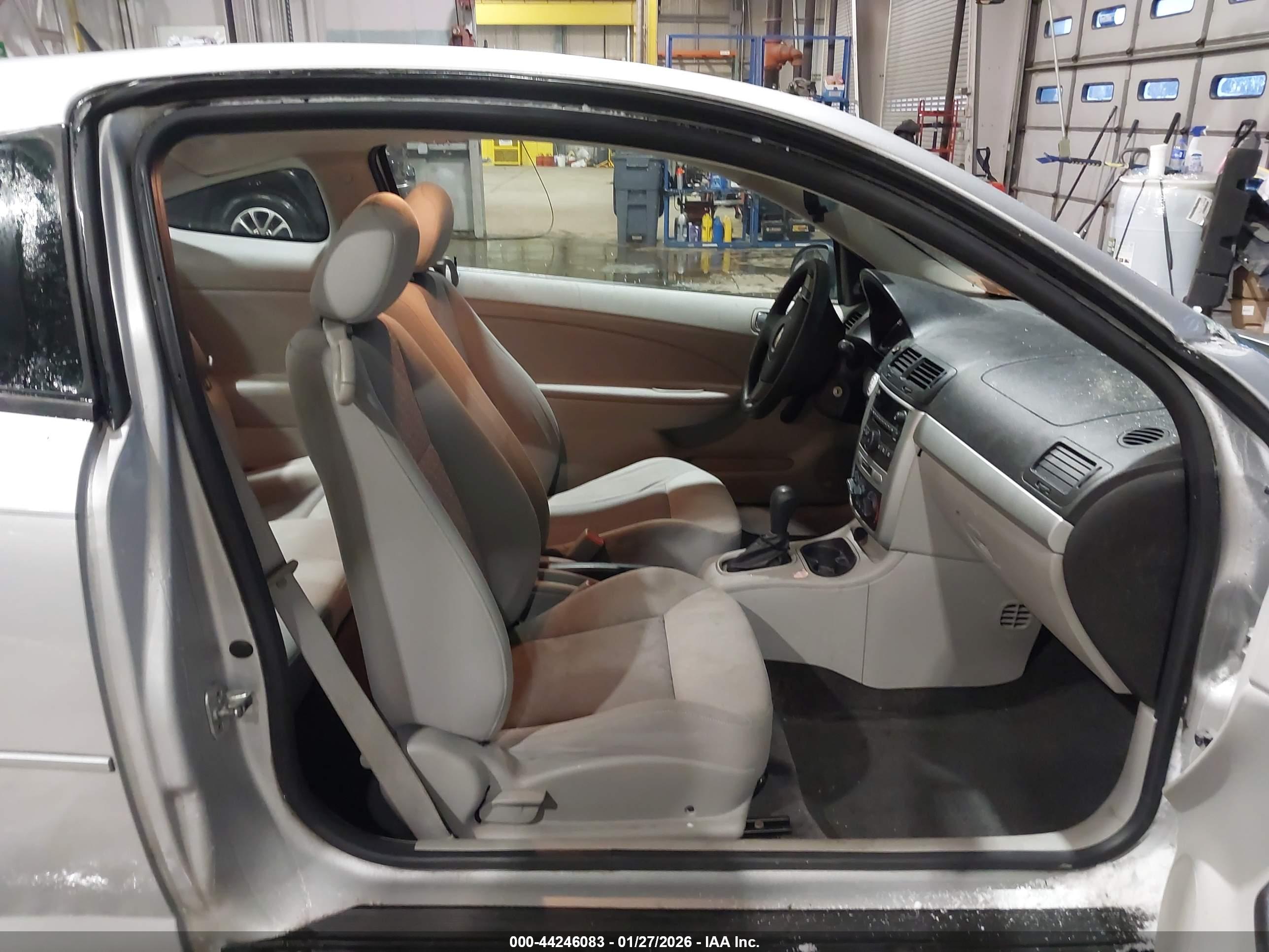 CHEVROLET COBALT image 5