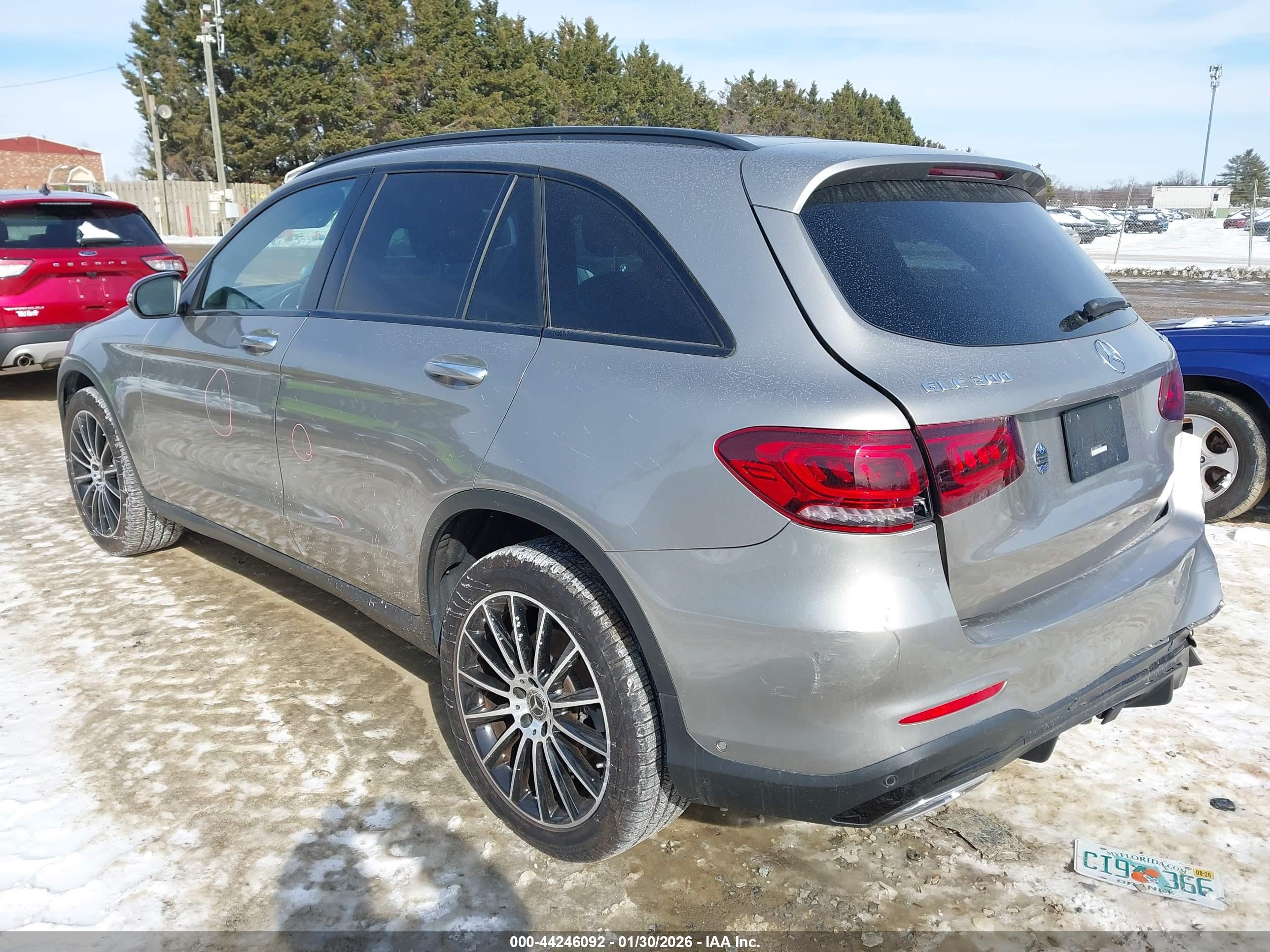 MERCEDES-BENZ GLC image 3