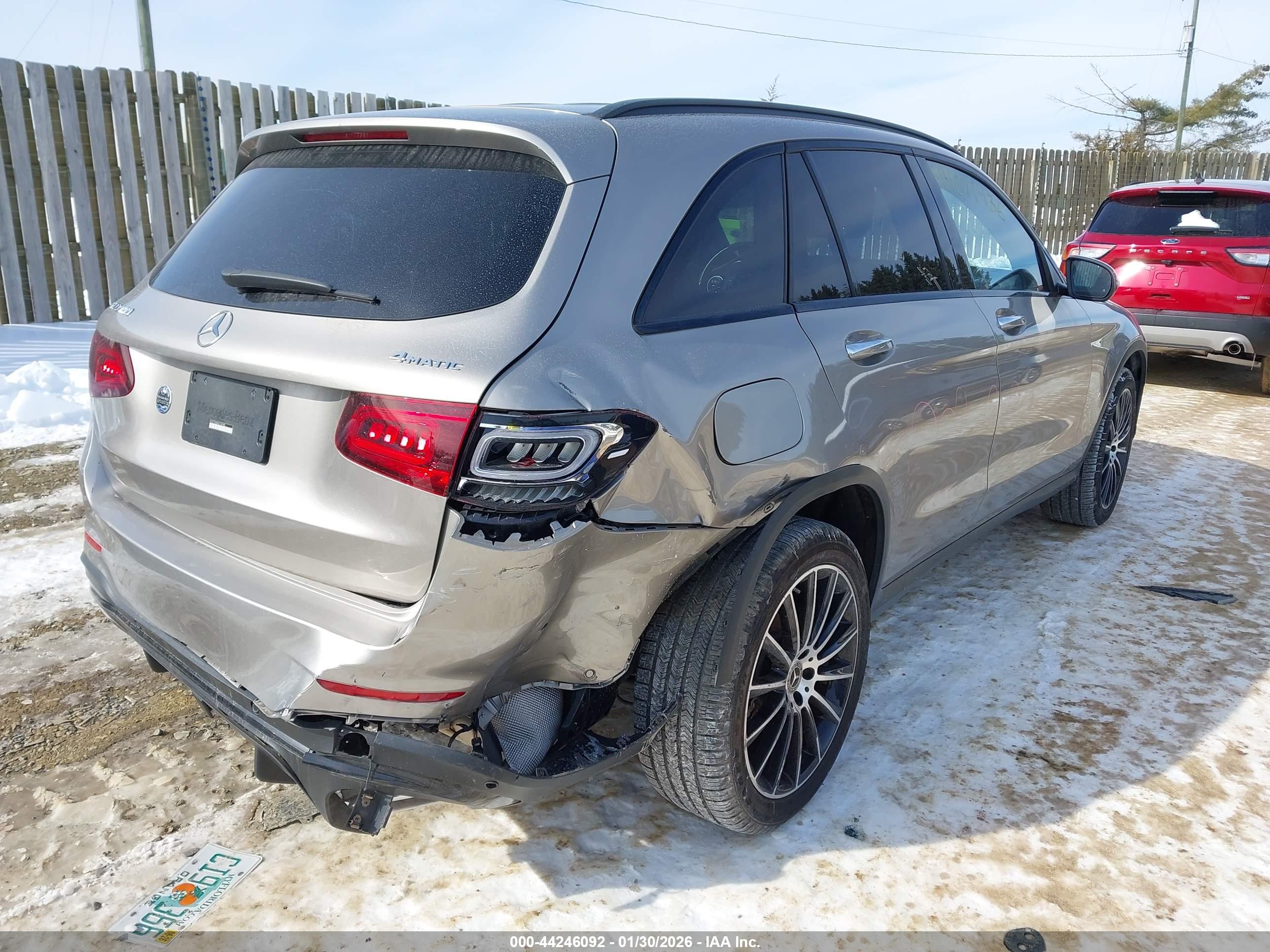 MERCEDES-BENZ GLC image 4
