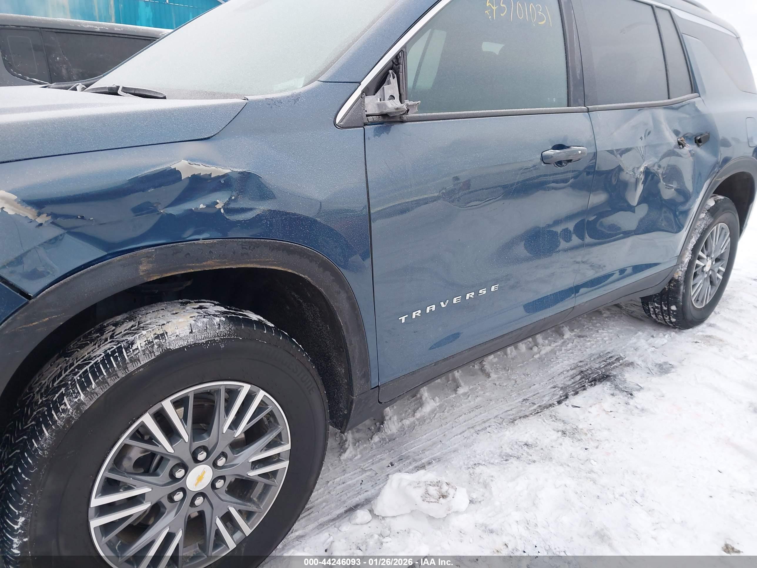 CHEVROLET TRAVERSE image 6