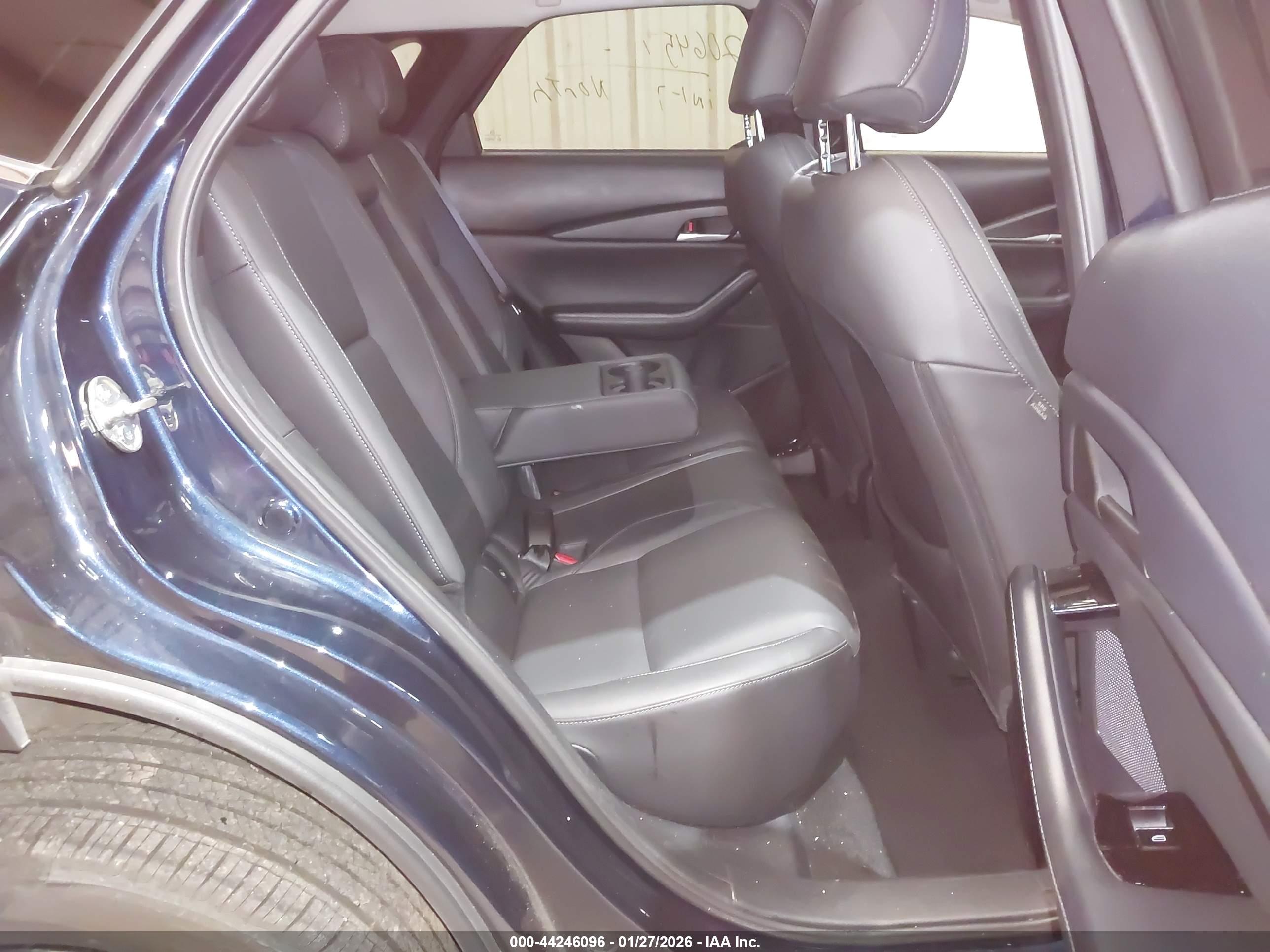 MAZDA CX-30 image 8