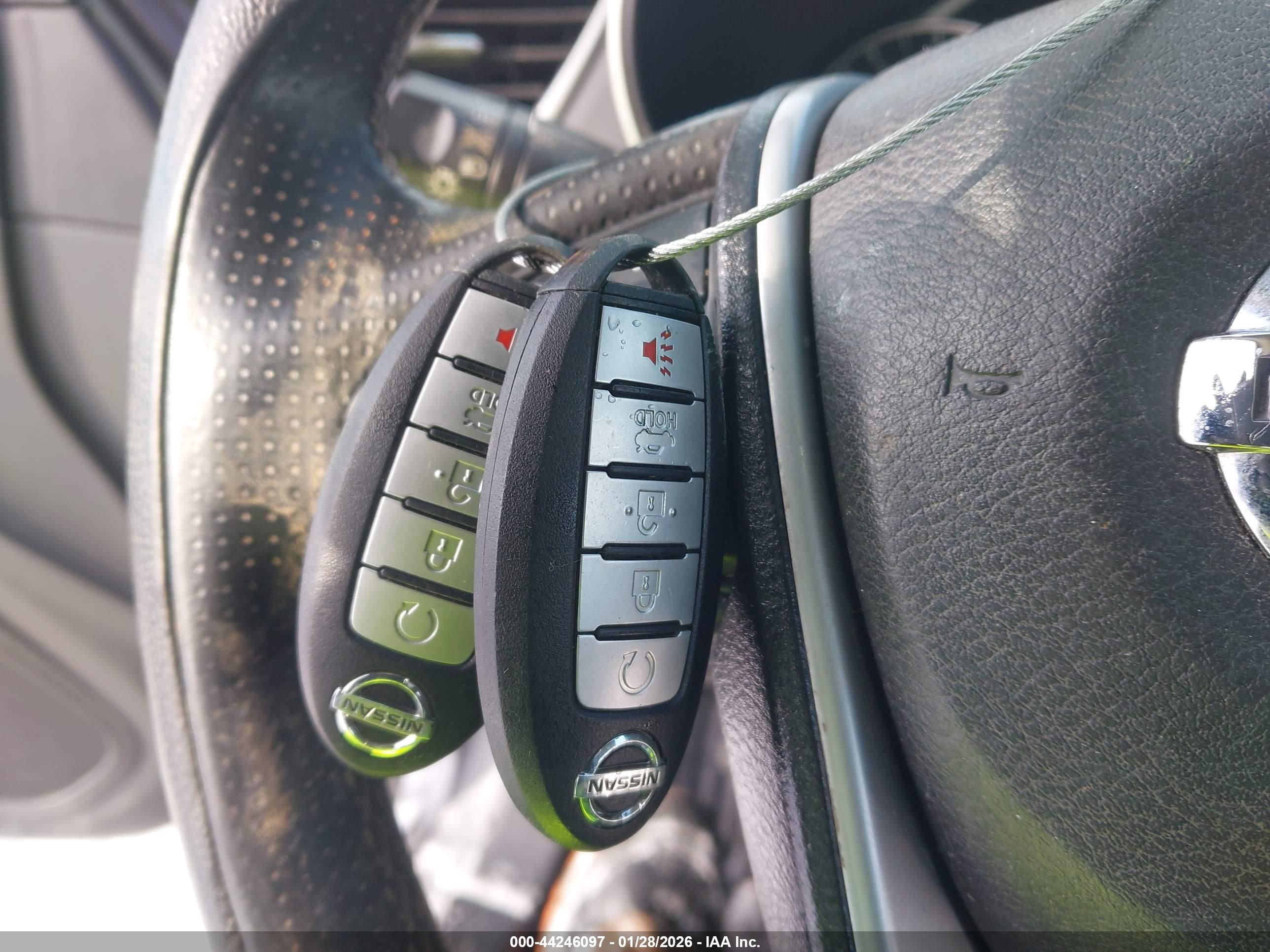 NISSAN MAXIMA image 11